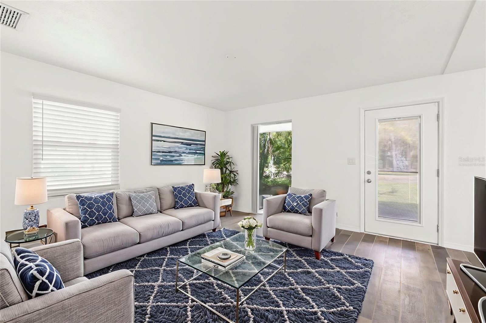 Image 4 of 31 For 8431 Riverside Drive Ne