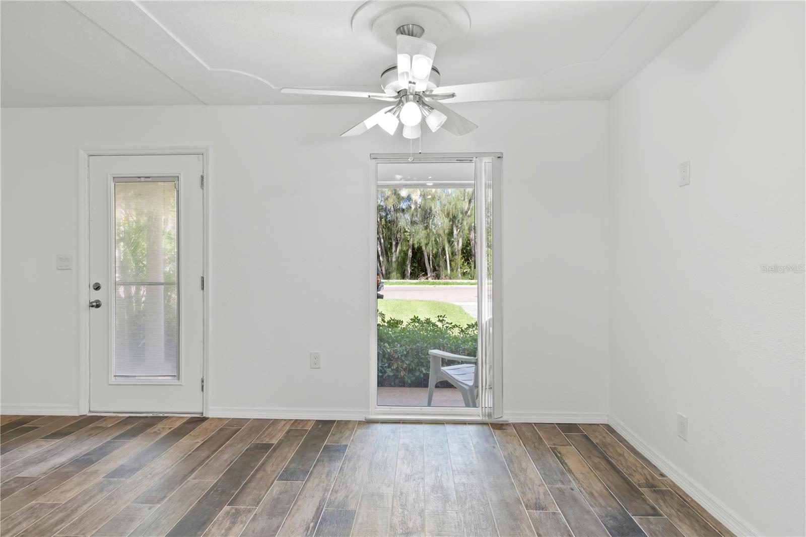 Image 9 of 31 For 8431 Riverside Drive Ne