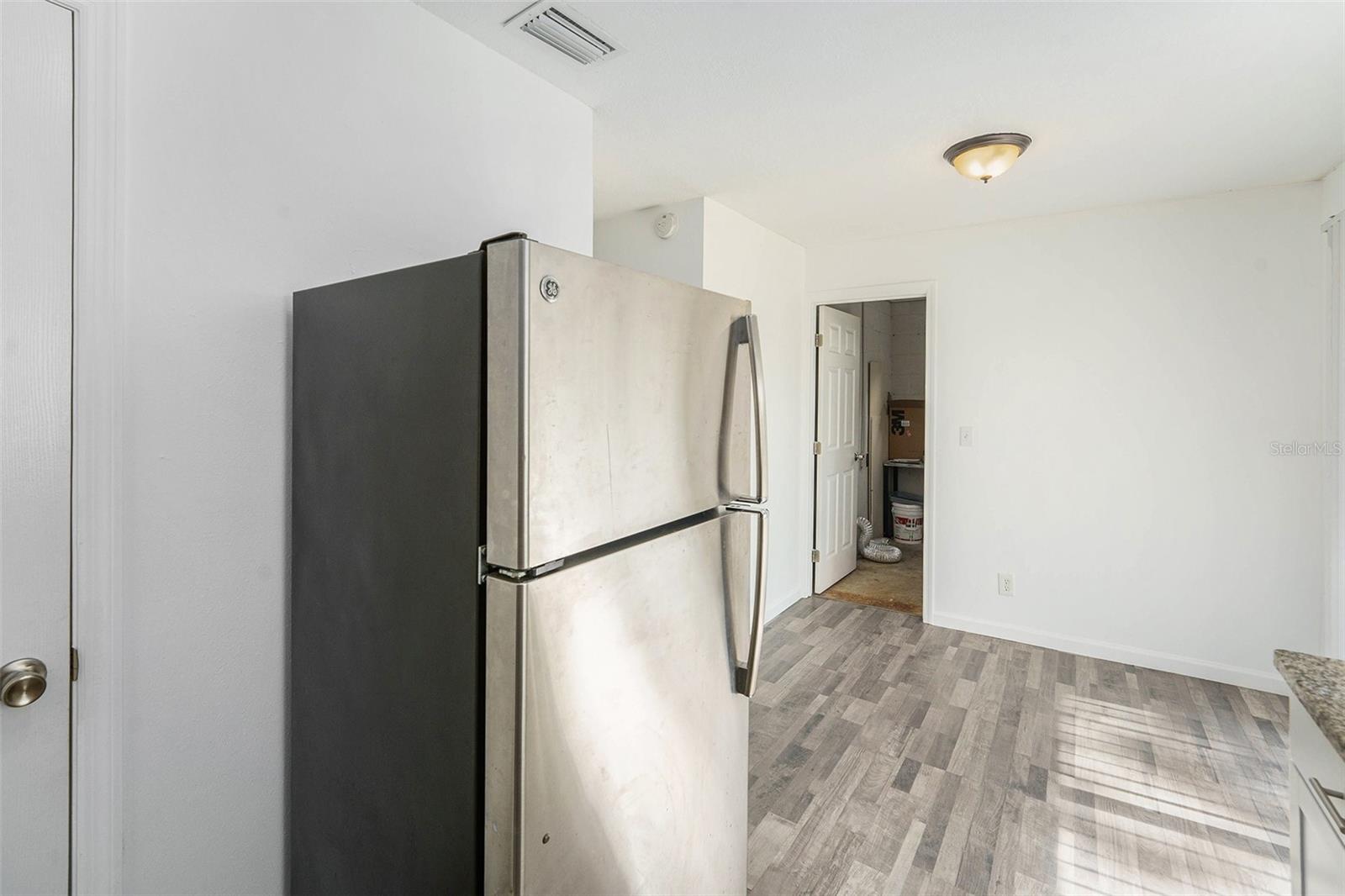 Image 12 of 31 For 6308 Lois Avenue