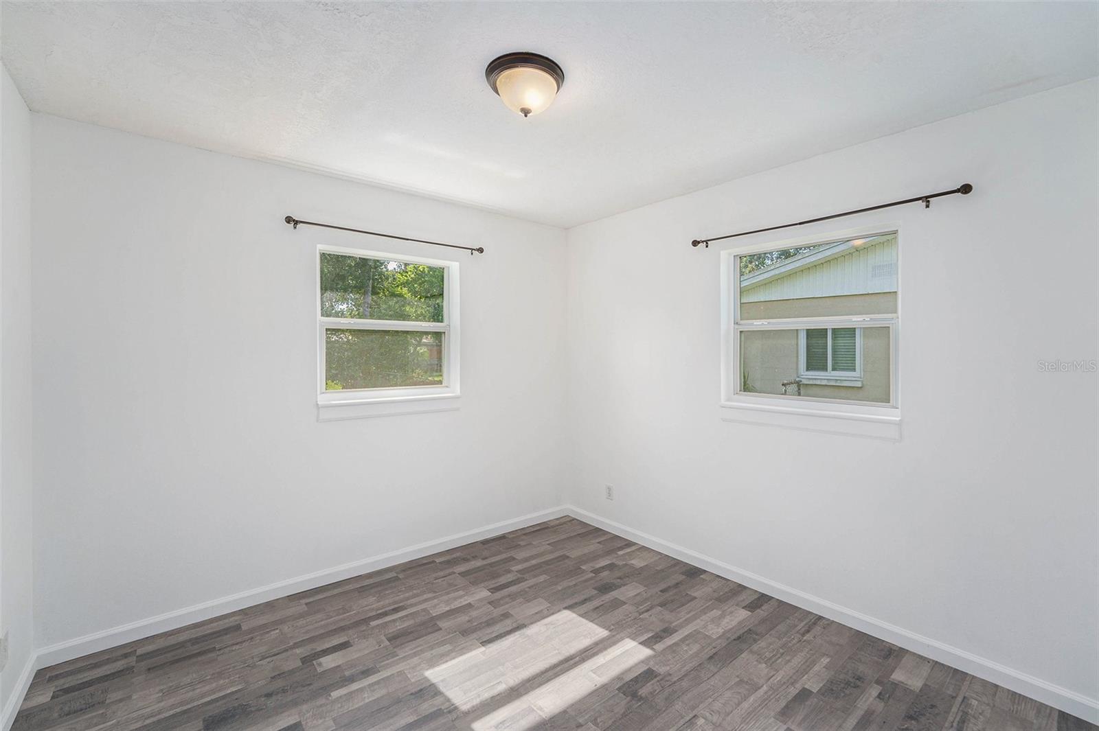 Image 14 of 31 For 6308 Lois Avenue