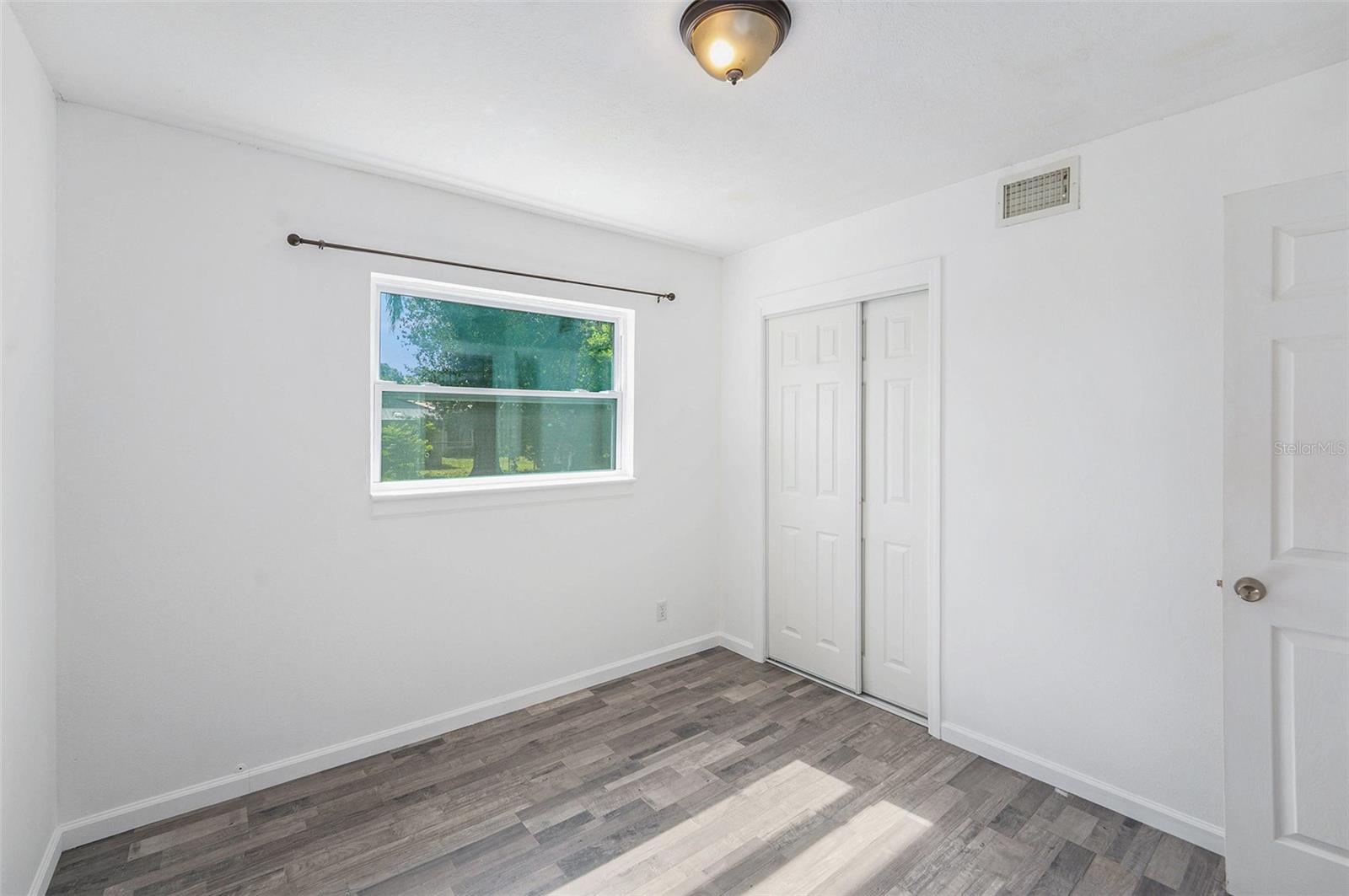 Image 19 of 31 For 6308 Lois Avenue