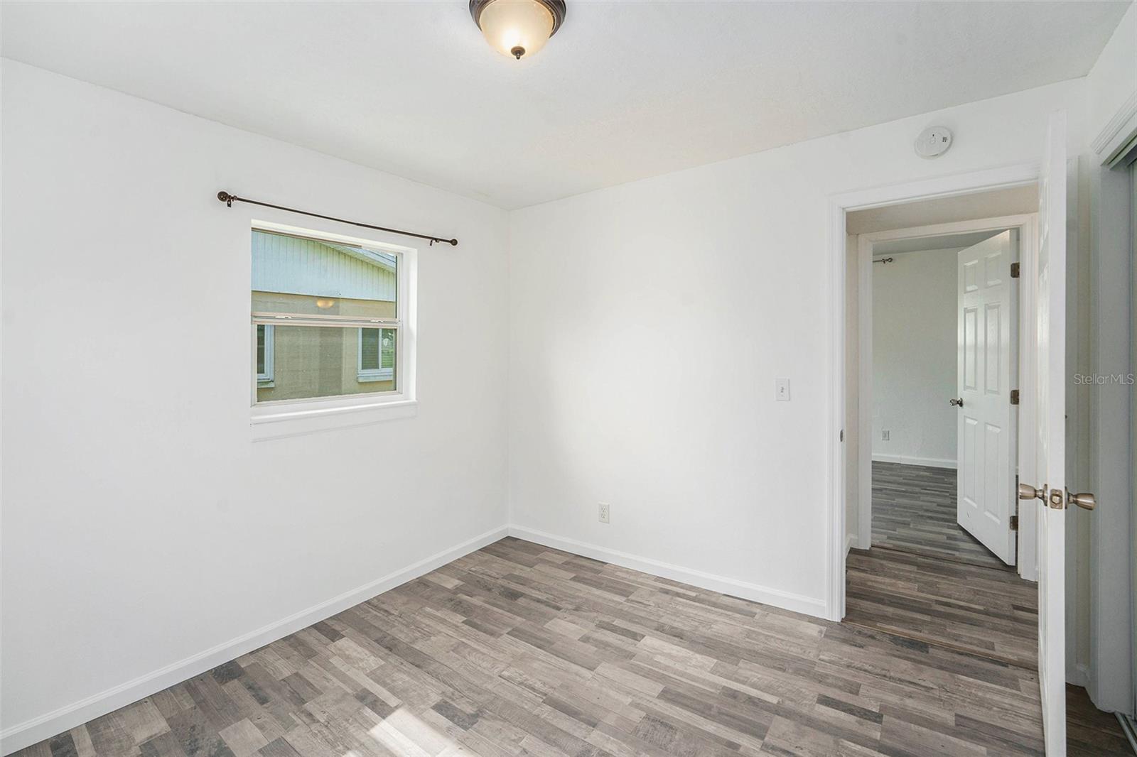 Image 20 of 31 For 6308 Lois Avenue