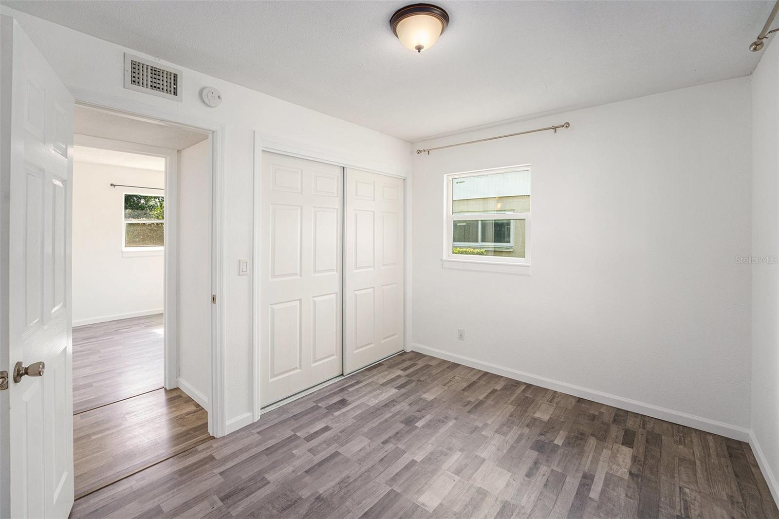 Image 21 of 31 For 6308 Lois Avenue