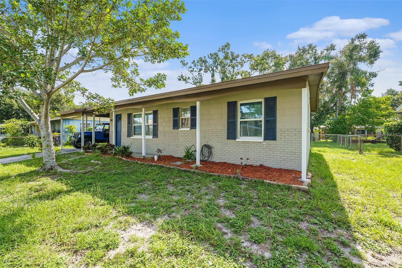 Image 3 of 31 For 6308 Lois Avenue