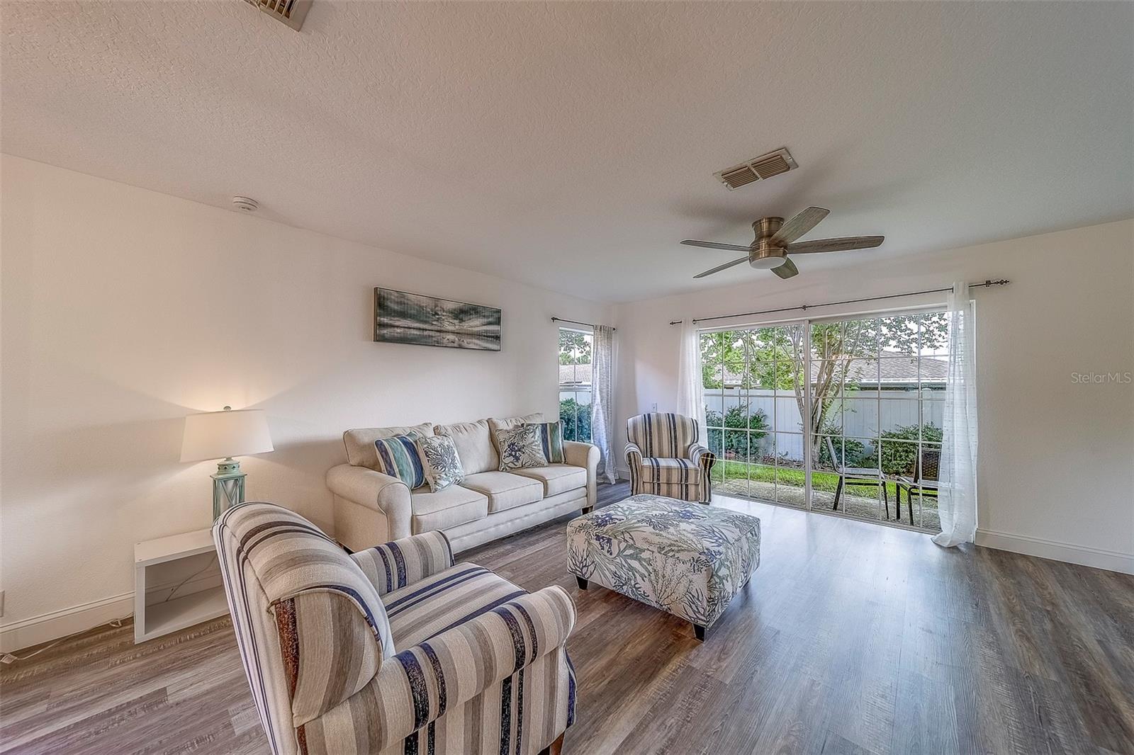 Listing photo id 8 for 2564 Hidden Cove Lane