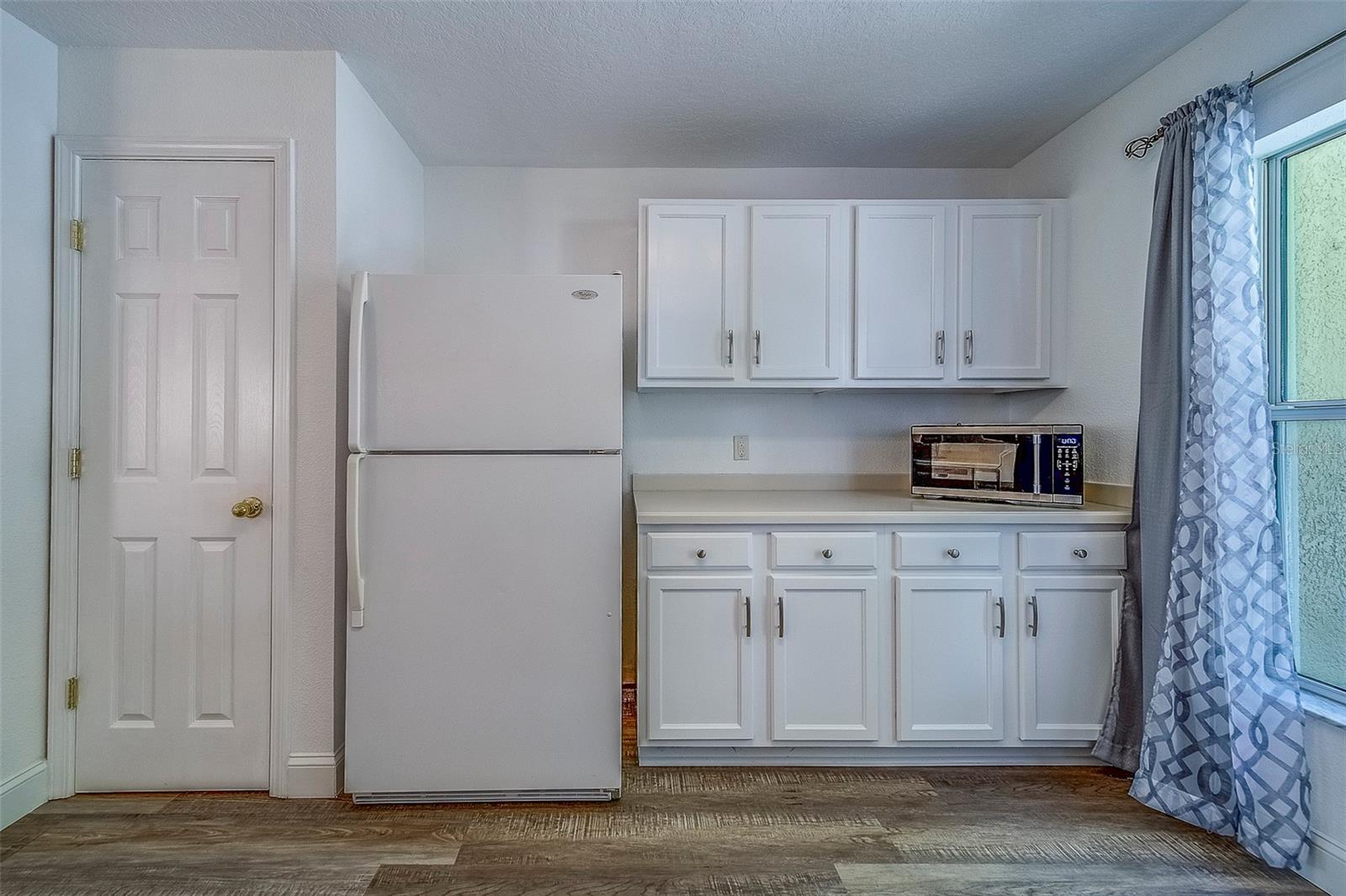 Listing photo id 14 for 2564 Hidden Cove Lane