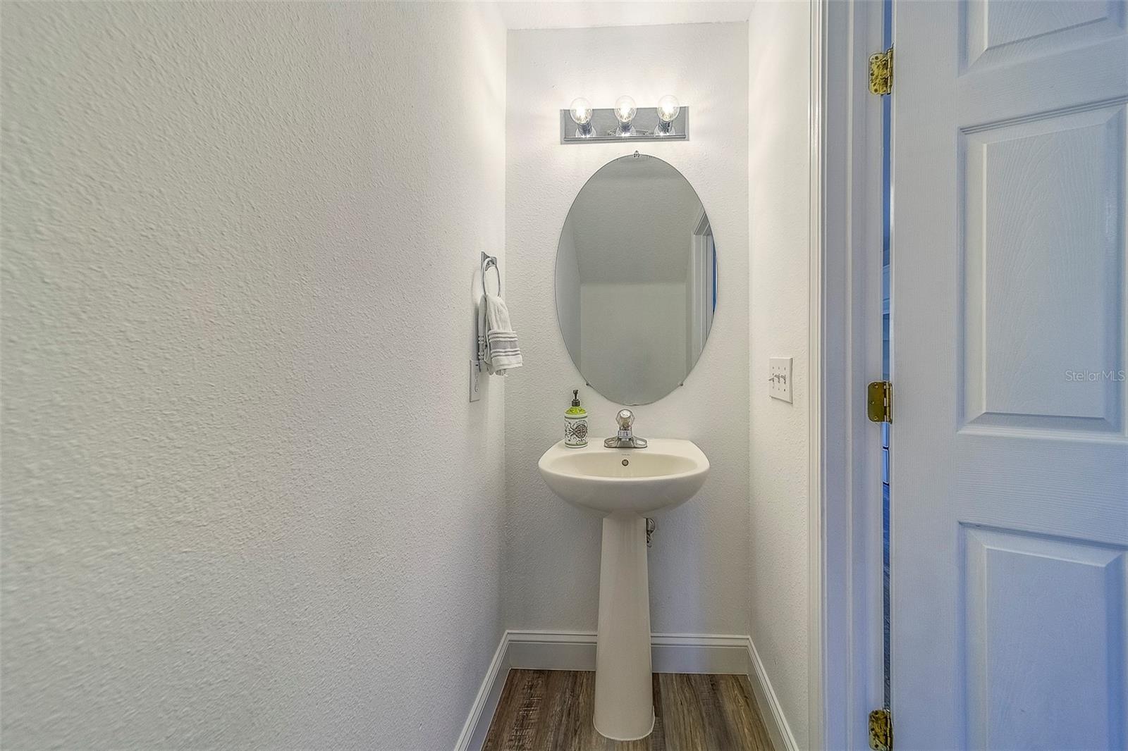 Listing photo id 17 for 2564 Hidden Cove Lane