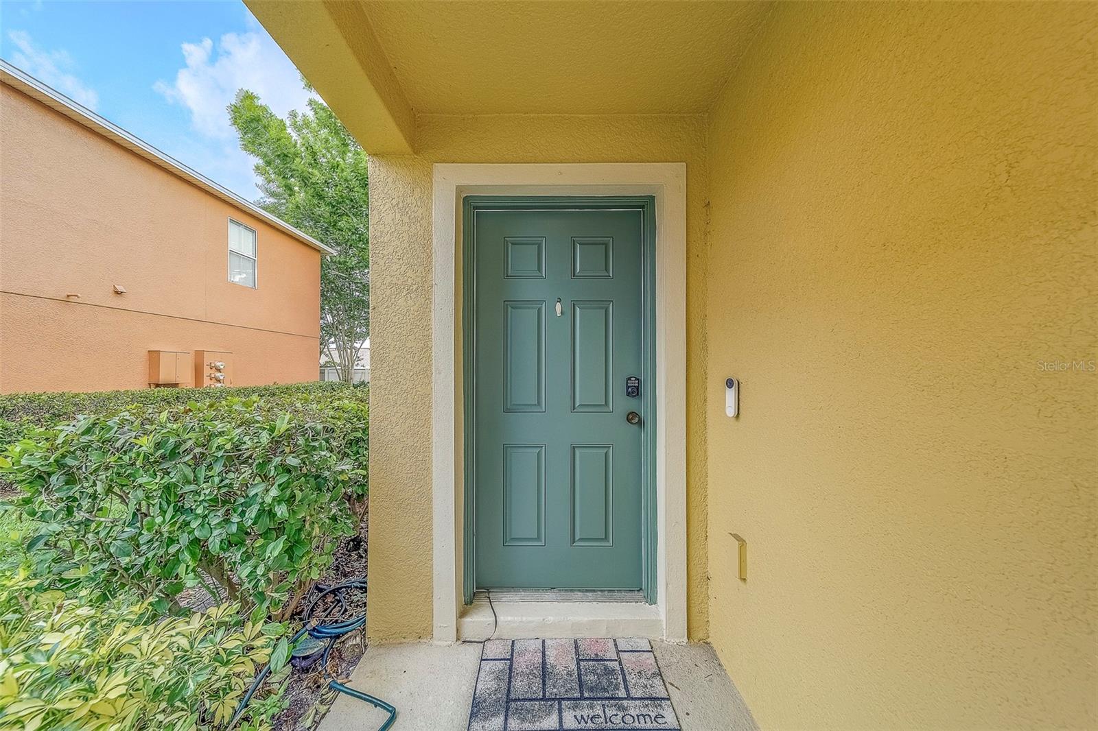 Listing photo id 2 for 2564 Hidden Cove Lane