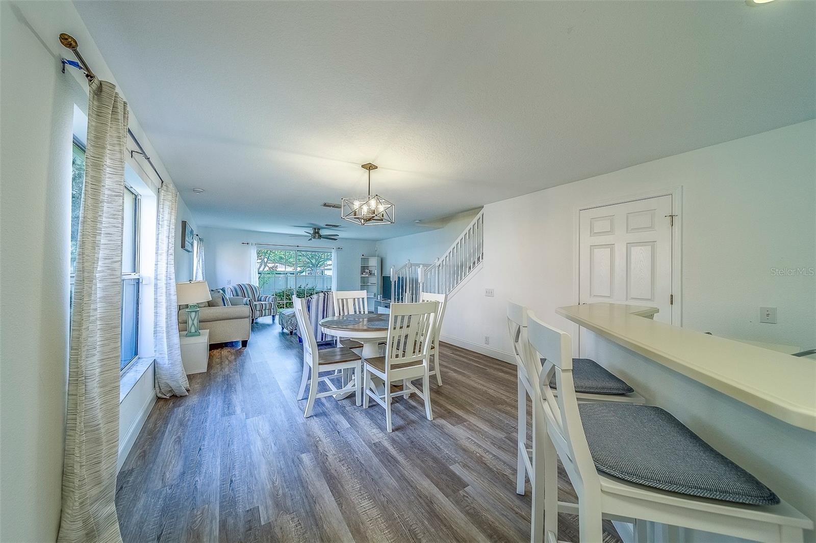 Listing photo id 5 for 2564 Hidden Cove Lane