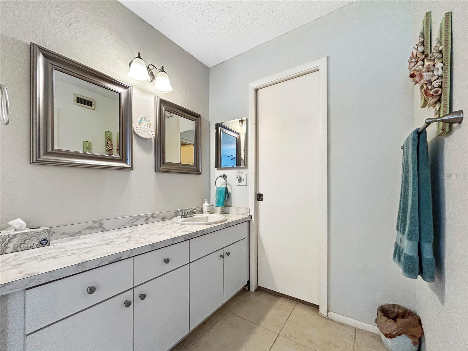 Image 18 of 40 For 14130 Rosemary Lane 6101