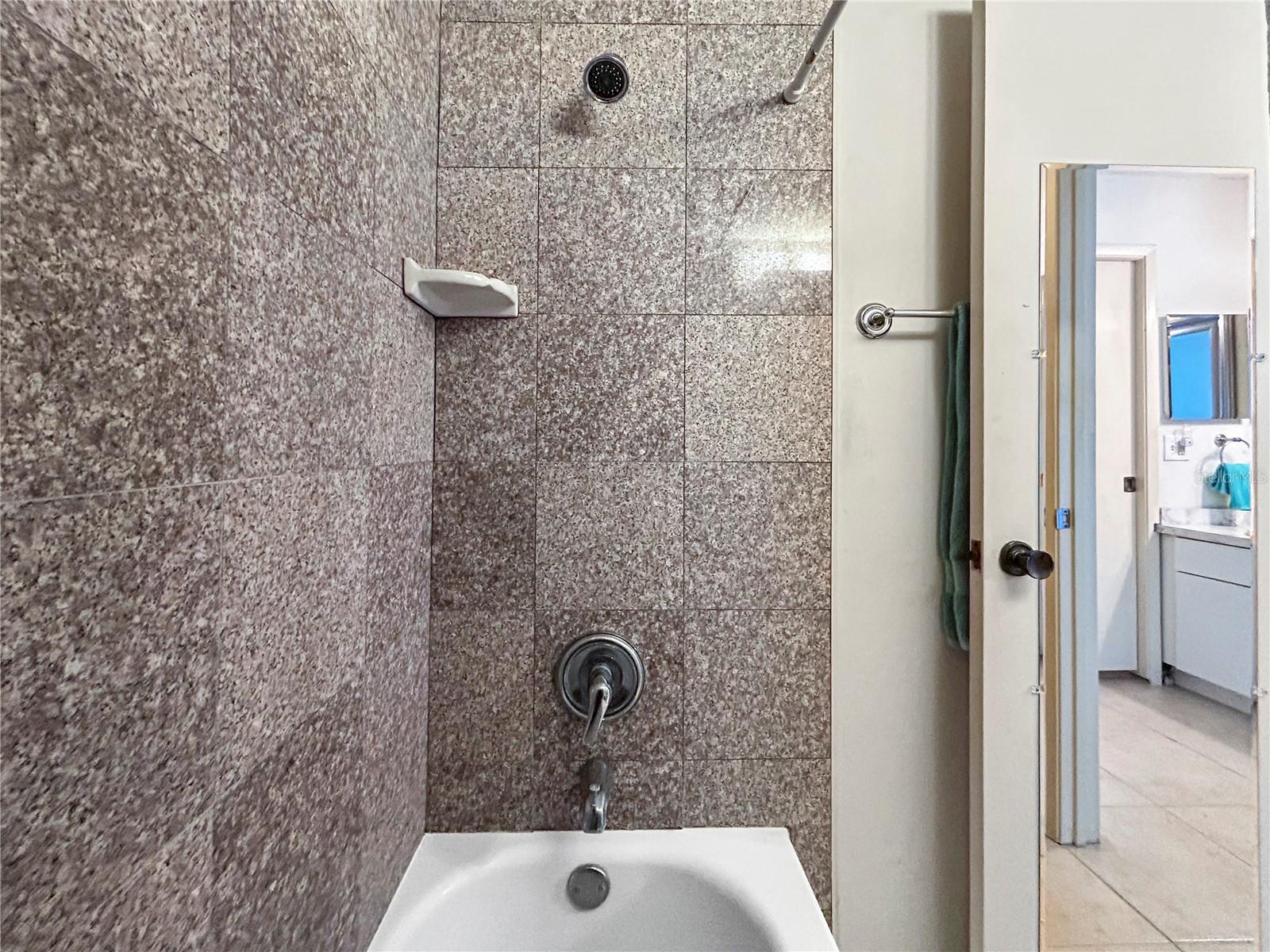 Image 21 of 40 For 14130 Rosemary Lane 6101
