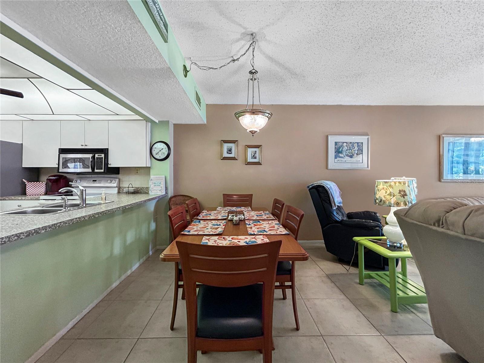 Image 4 of 40 For 14130 Rosemary Lane 6101