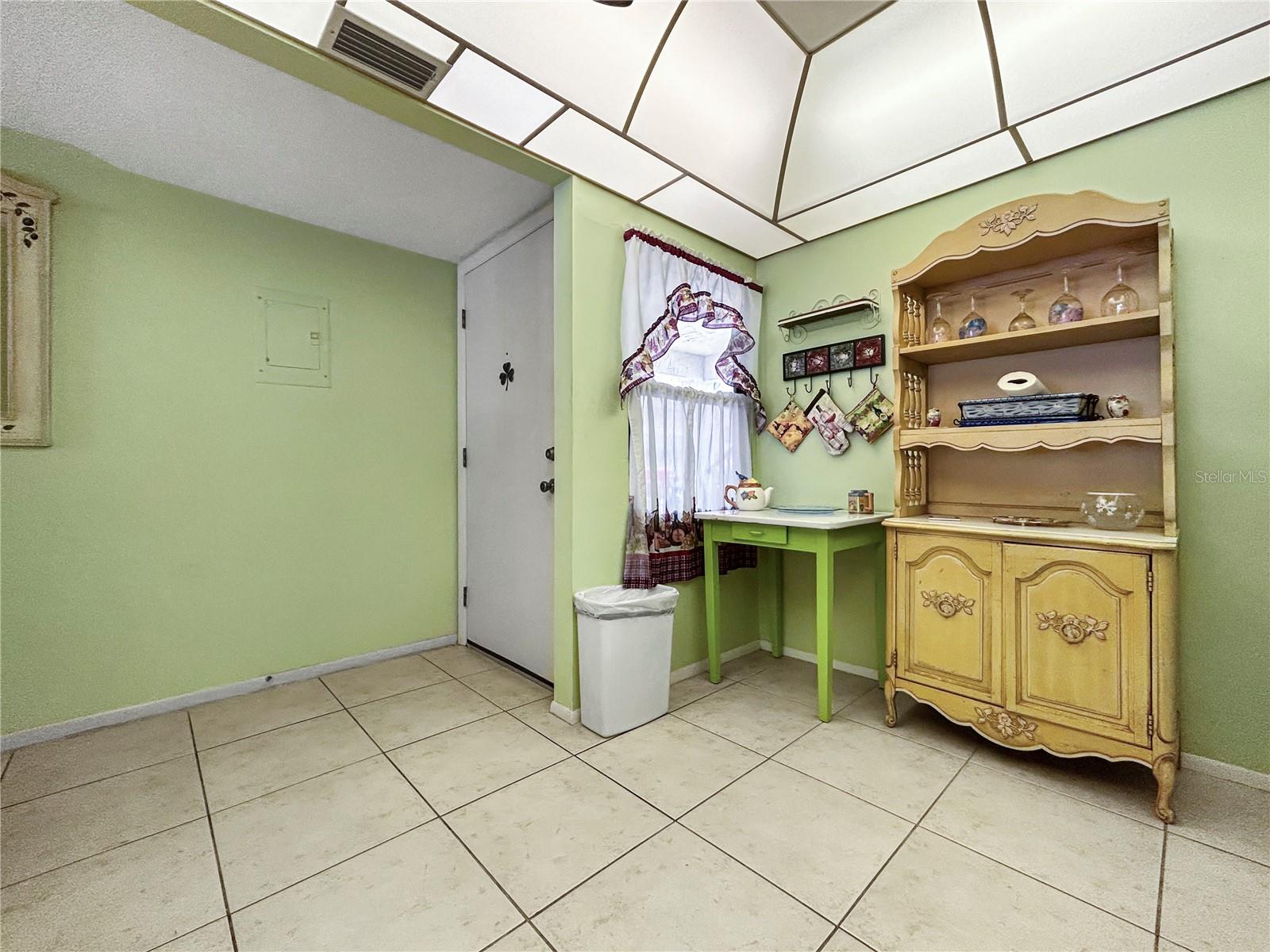 Image 6 of 40 For 14130 Rosemary Lane 6101