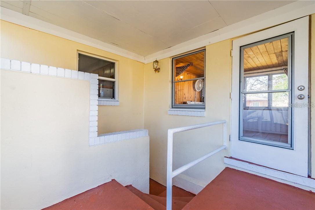 Listing photo id 25 for 5418 Riverhills Drive