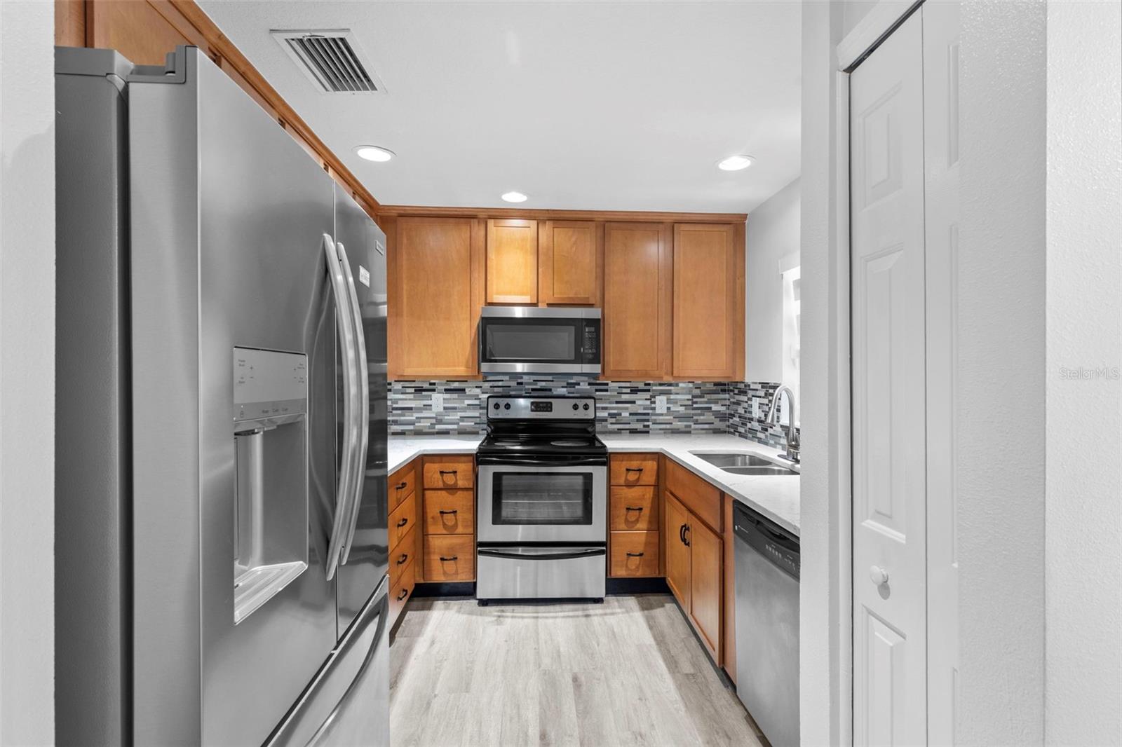 Image 4 of 28 For 9434 Charlesberg Drive