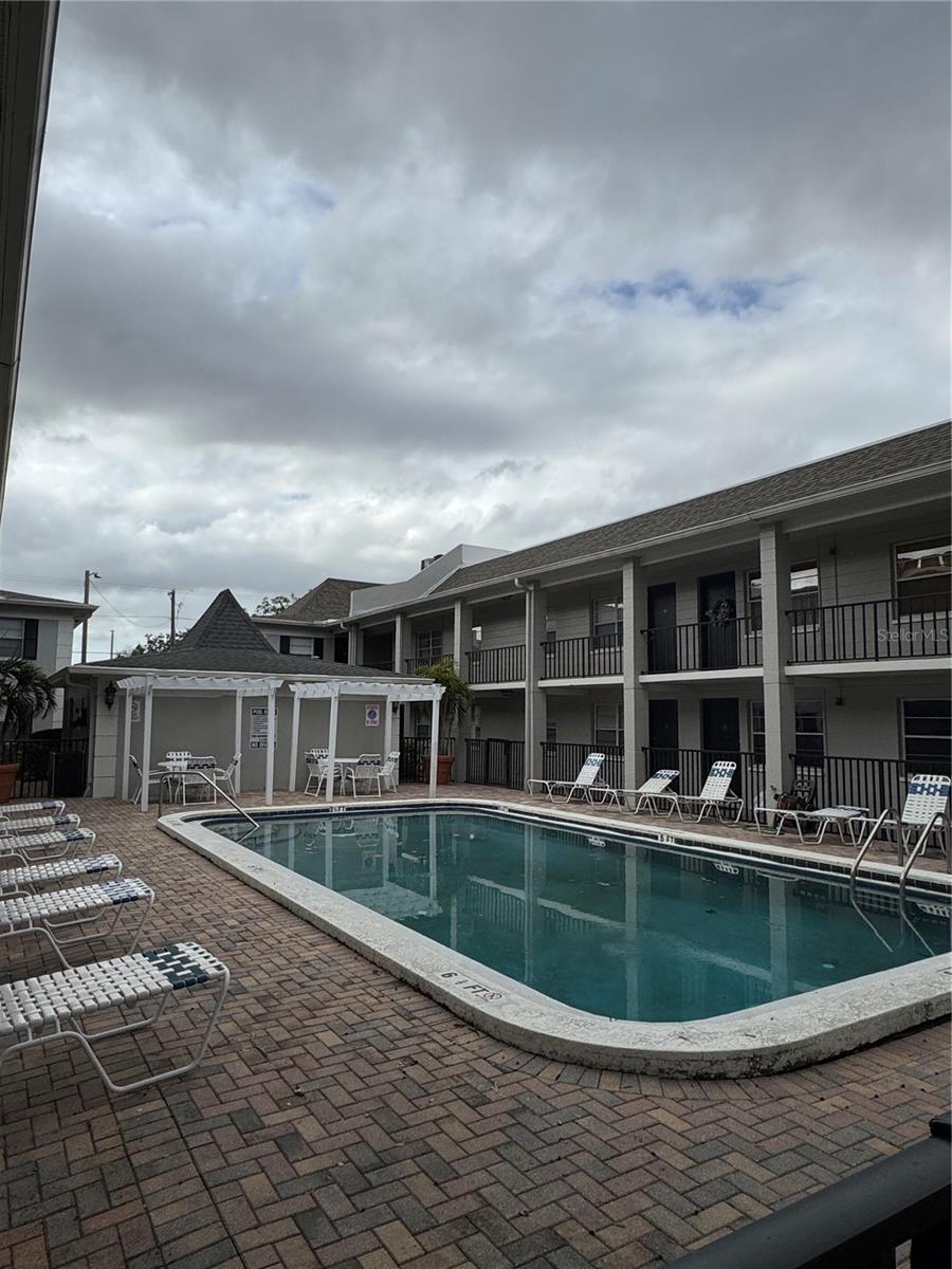 Image 12 of 13 For 5221 Bayshore Boulevard 37