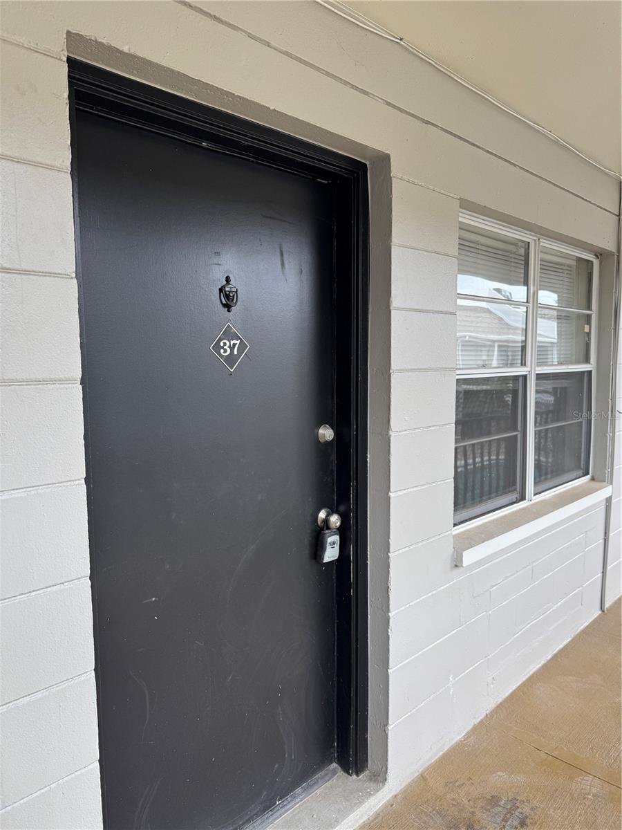 Image 2 of 13 For 5221 Bayshore Boulevard 37