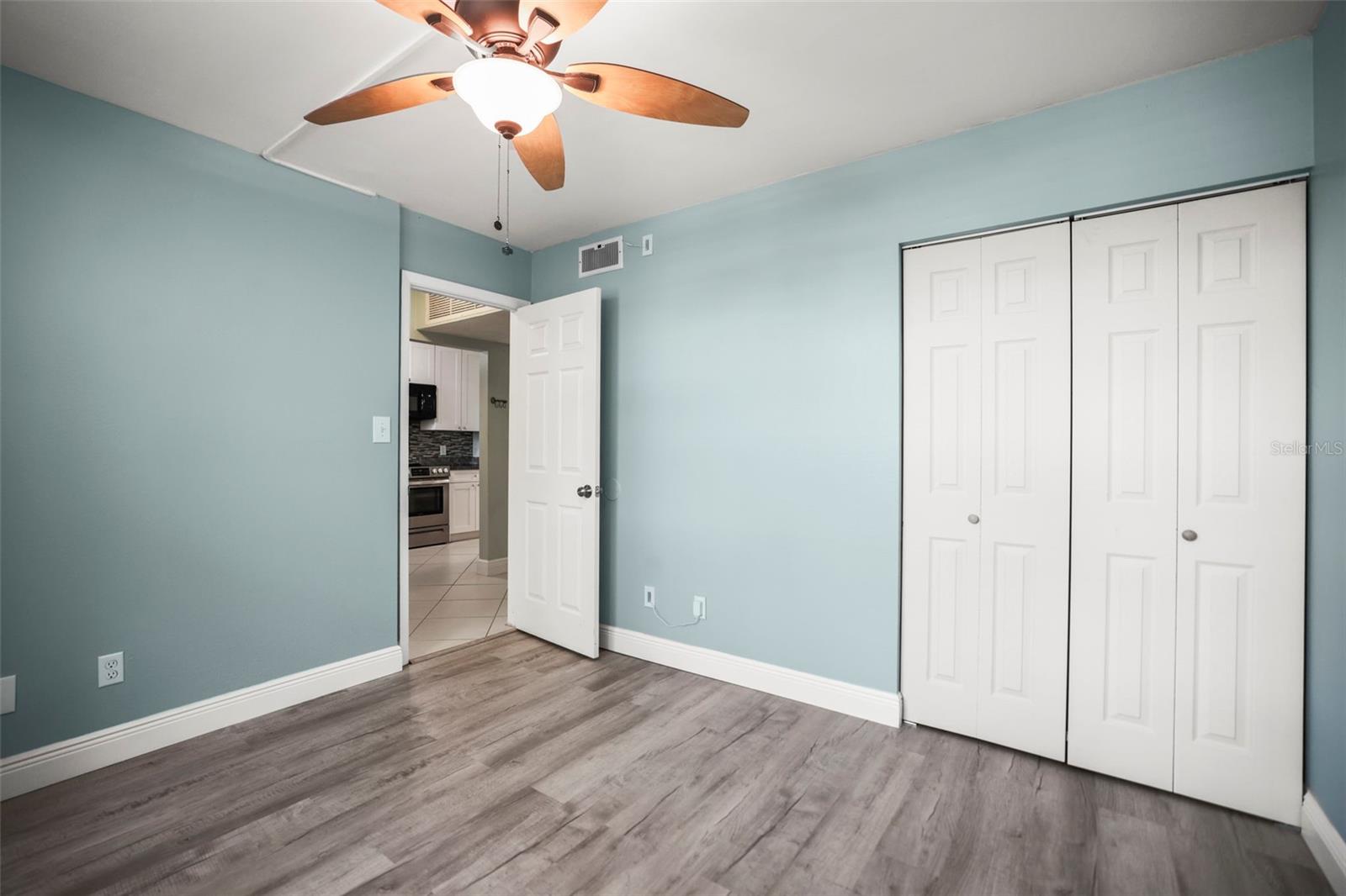Image 32 of 49 For 1901 Oyster Catcher Lane 814
