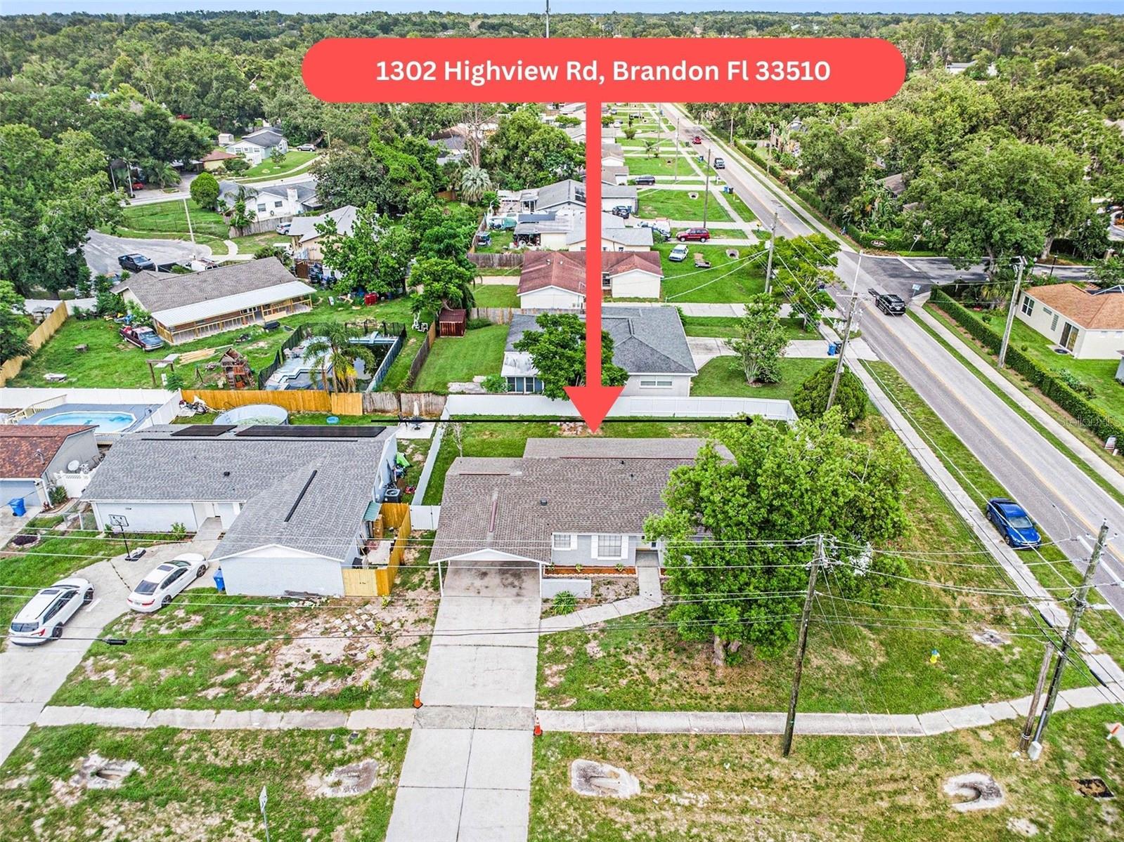 Listing photo id 0 for 1302 Highview Road