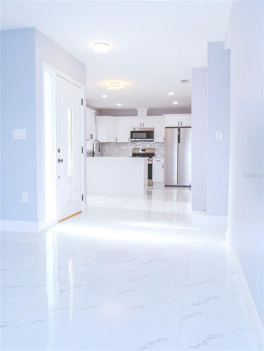 Listing photo id 23 for 1302 Highview Road