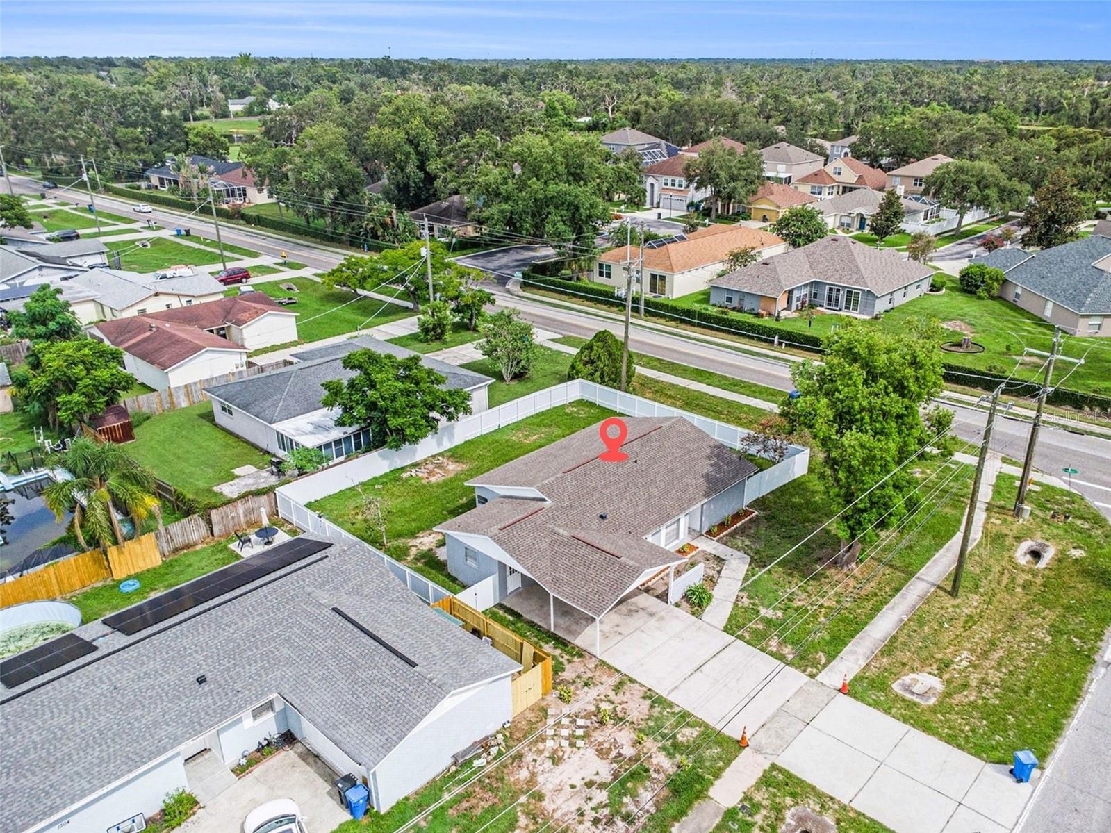 Listing photo id 2 for 1302 Highview Road