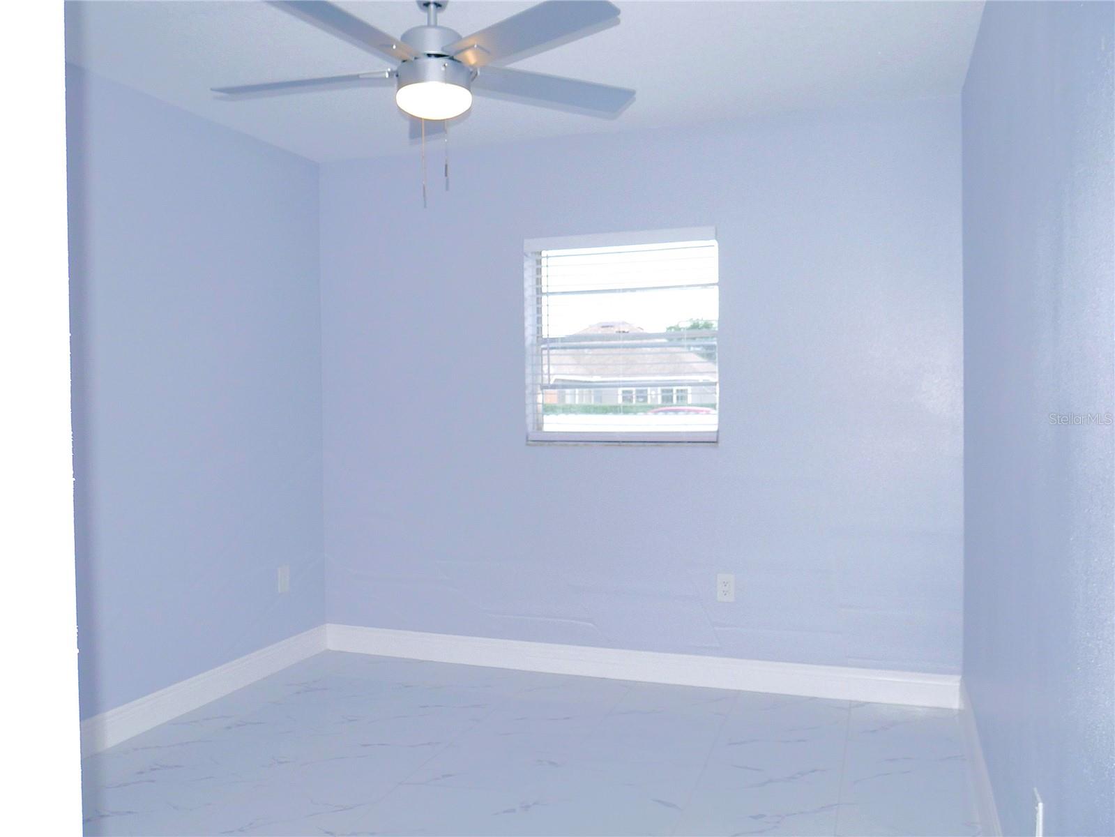 Listing photo id 50 for 1302 Highview Road