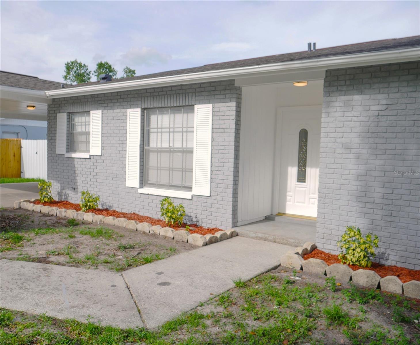 Listing photo id 7 for 1302 Highview Road