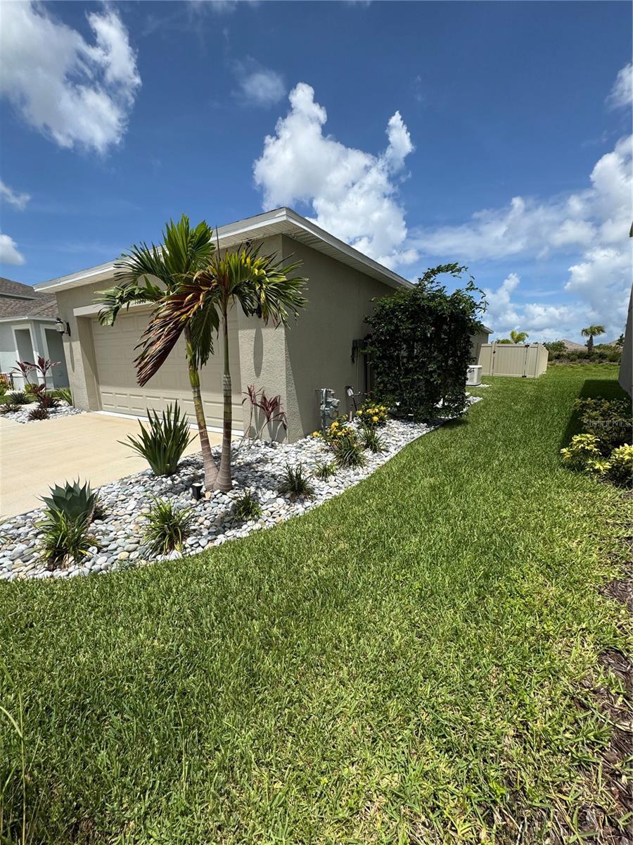 Image 3 of 32 For 11240 Fieldstone Drive