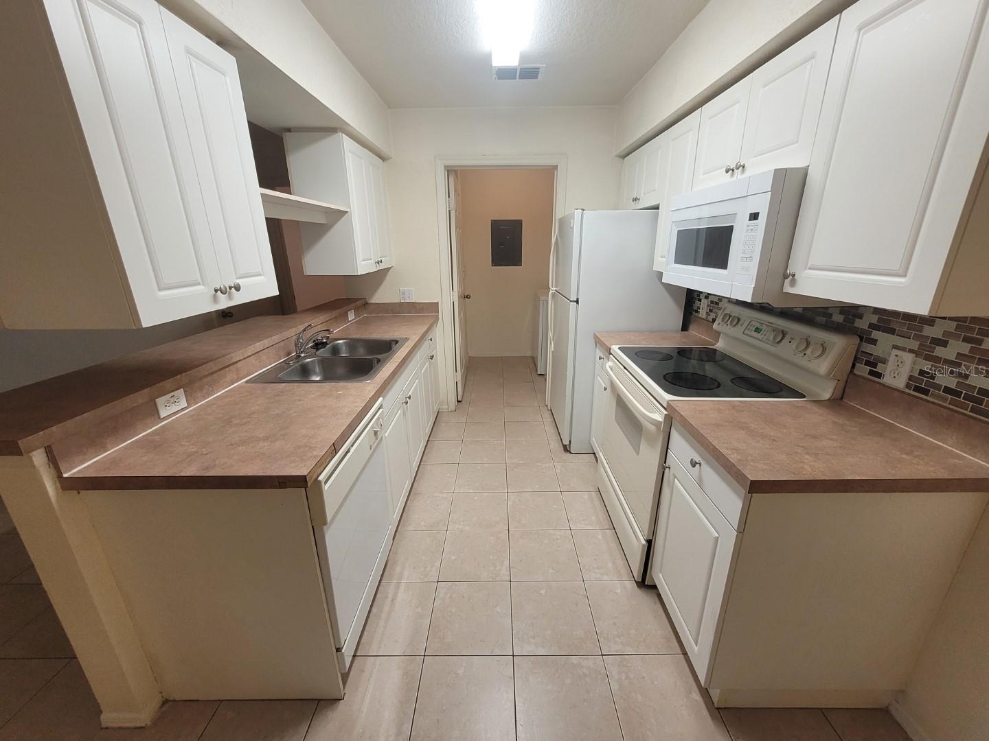 Image 8 of 45 For 36101 Deer Creek Drive 104