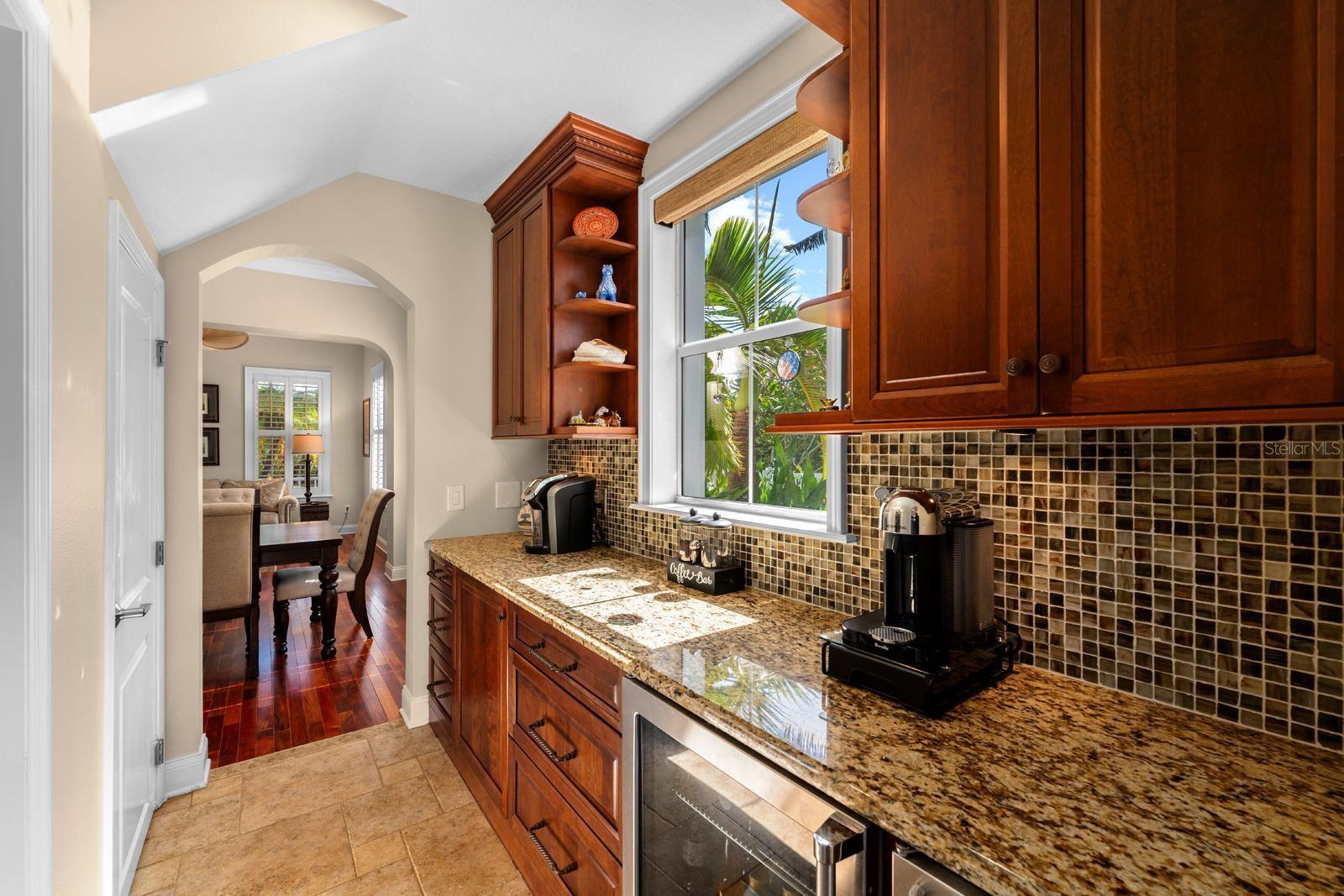 Image 9 of 45 For 703 Islebay Drive