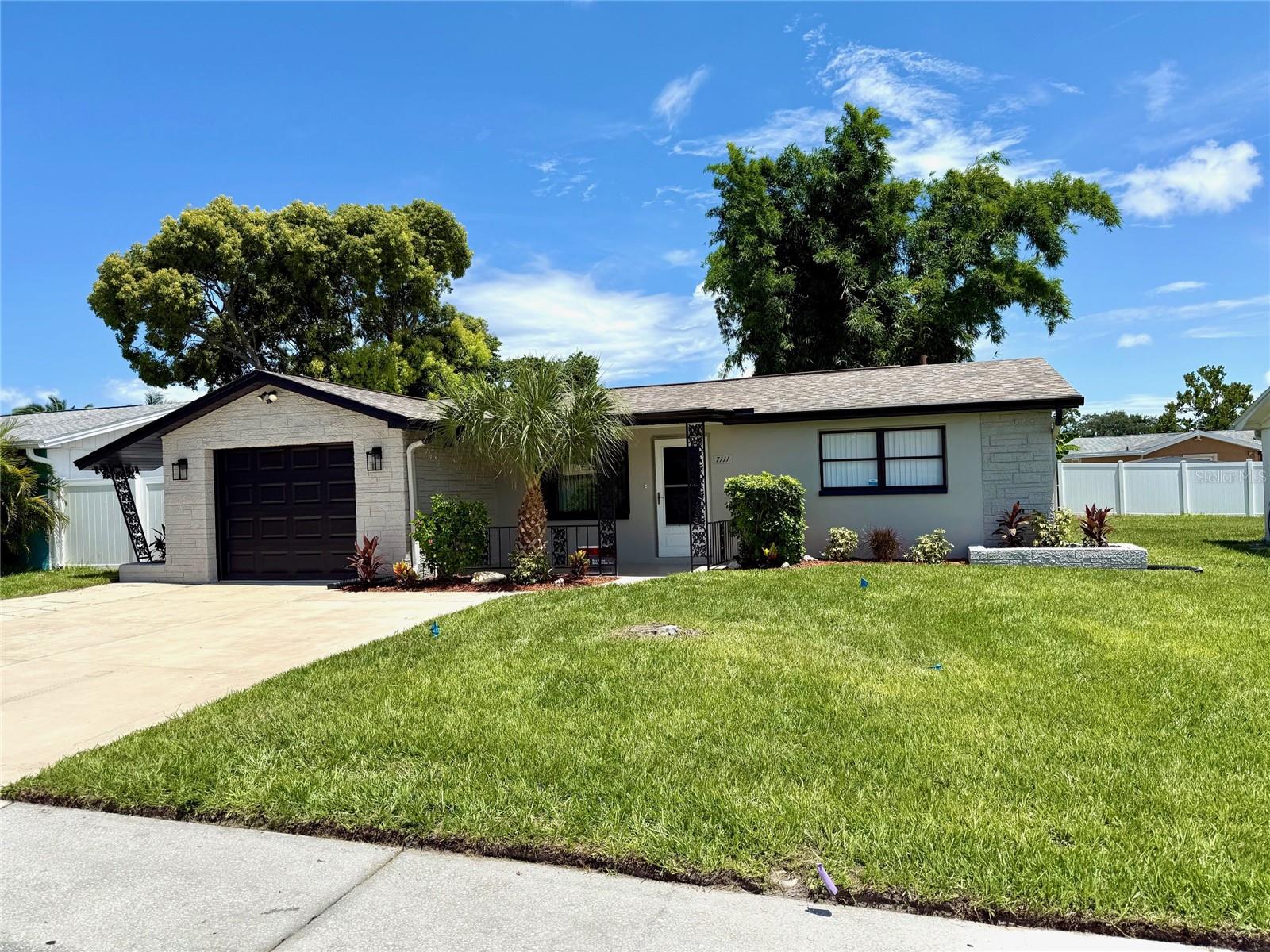 Image 4 of 22 For 7111 Rockwood Drive