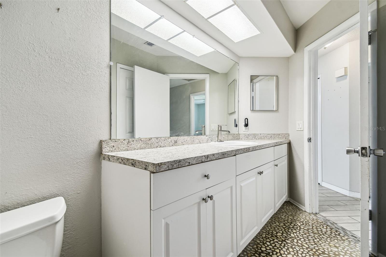 Image 11 of 42 For 4413 Tioga Ave