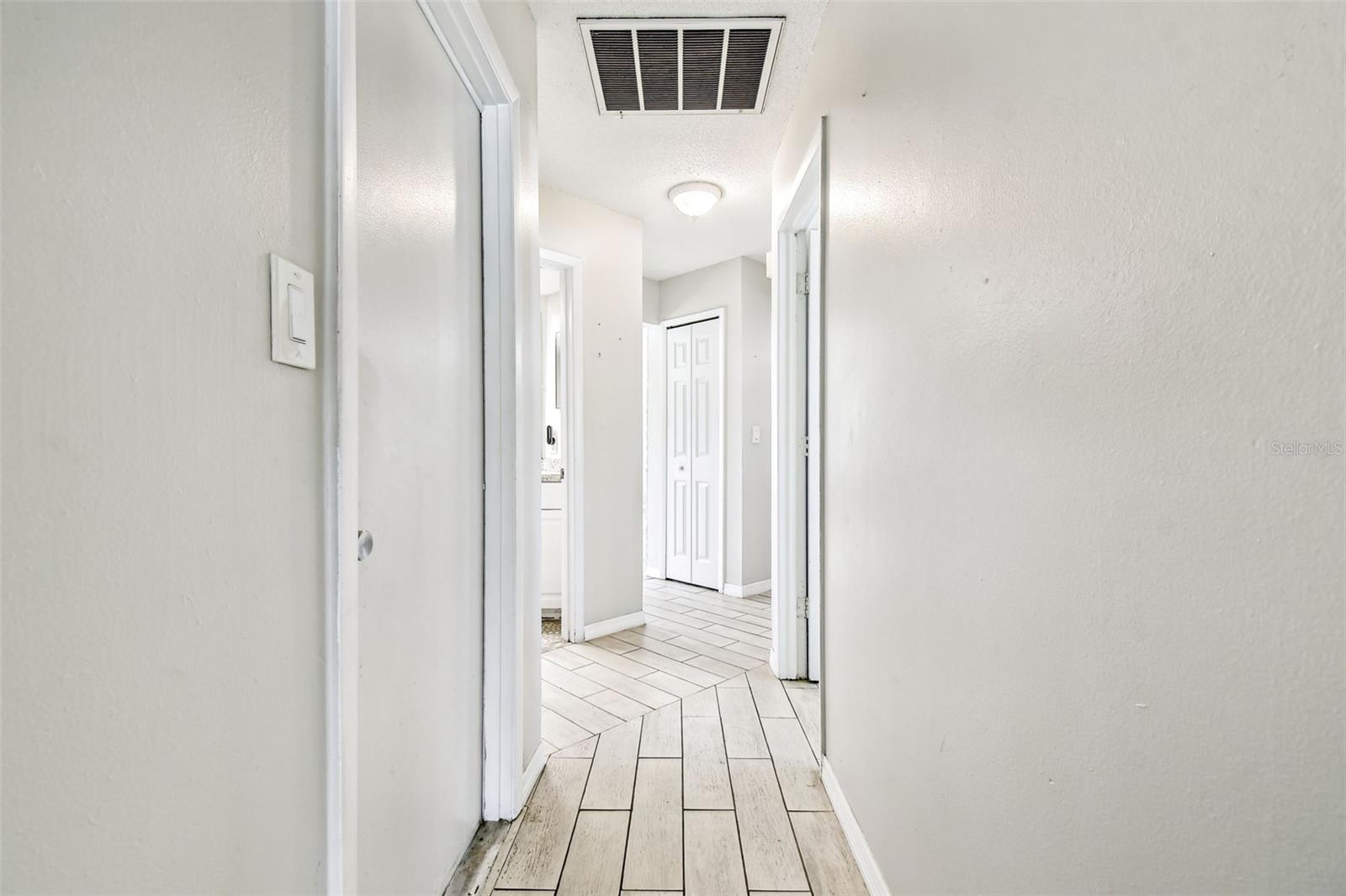 Image 12 of 42 For 4413 Tioga Ave