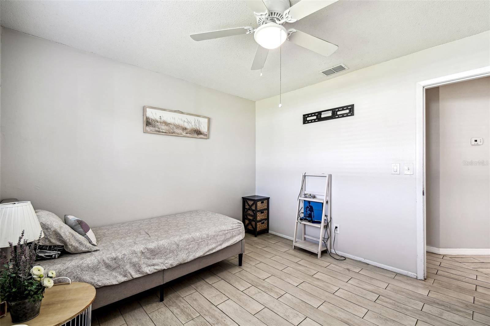 Image 8 of 42 For 4413 Tioga Ave