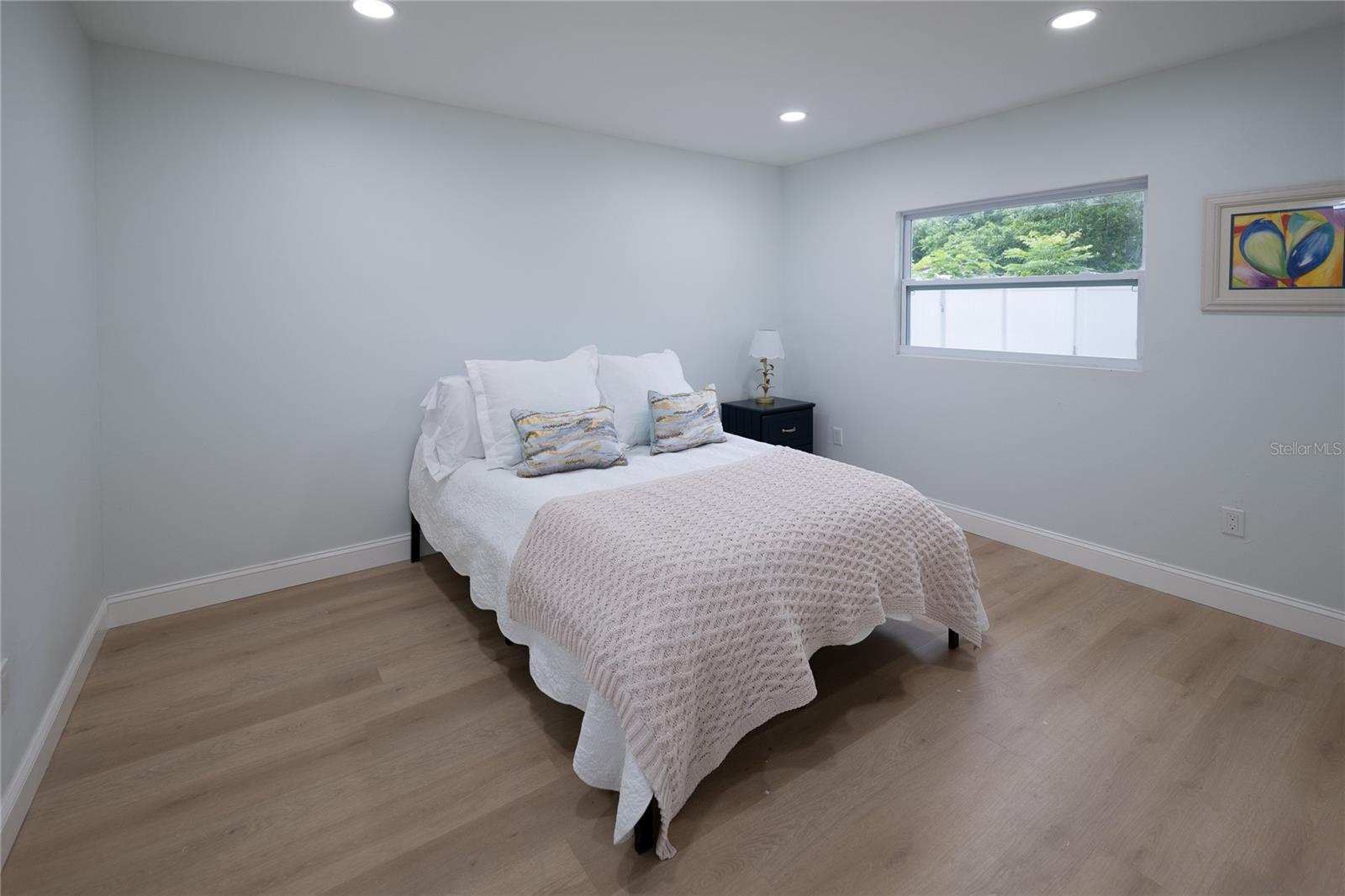 Listing photo id 0 for 1720 Lambright Street