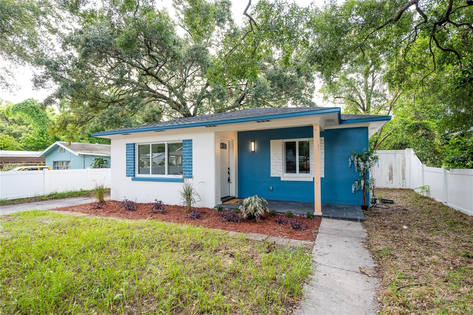 Listing photo id 24 for 1720 Lambright Street