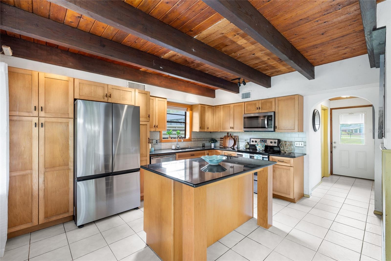 Image 12 of 47 For 14406 Middlefield Lane