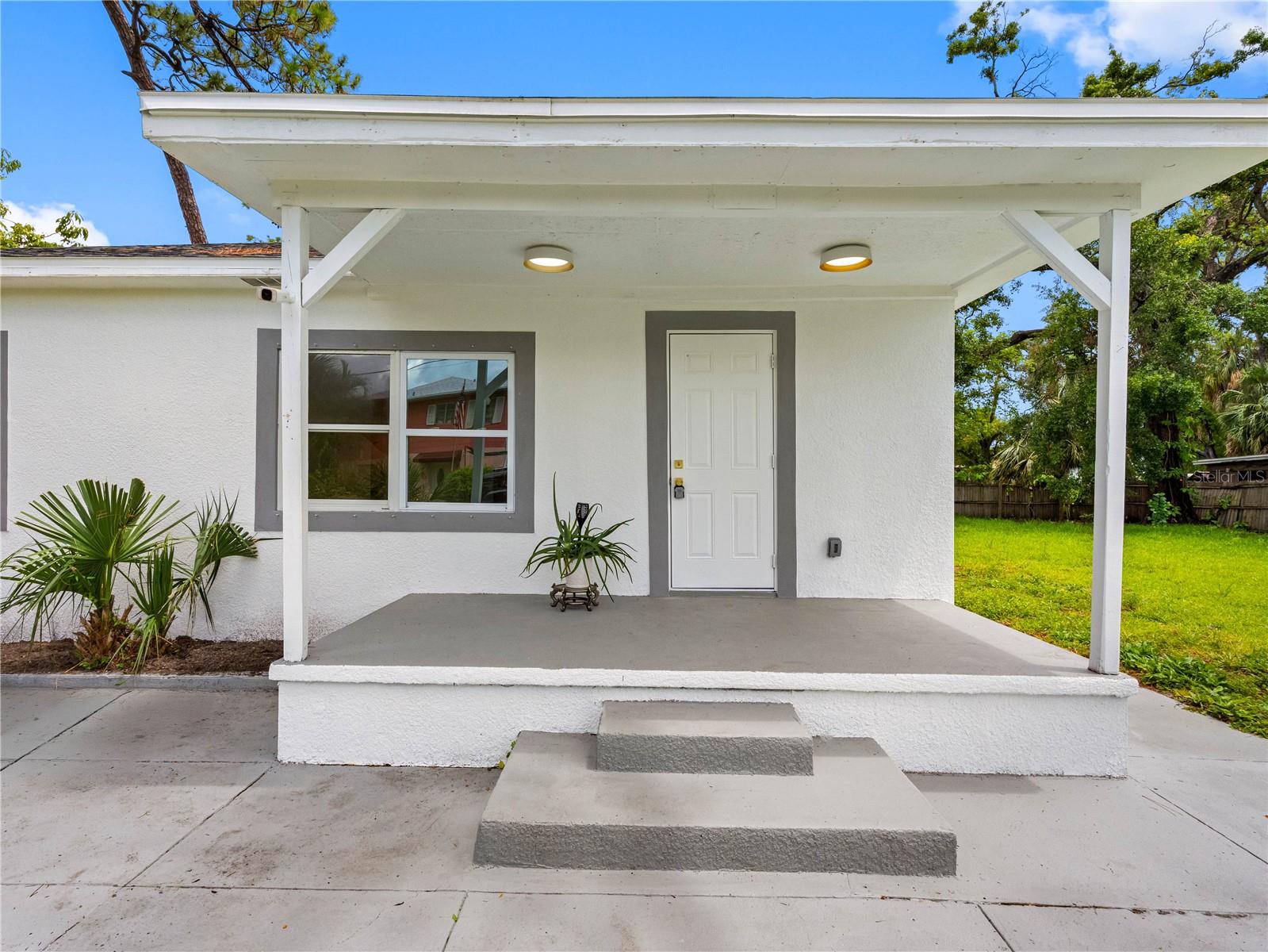 Listing photo id 17 for 2012 Flagler Street
