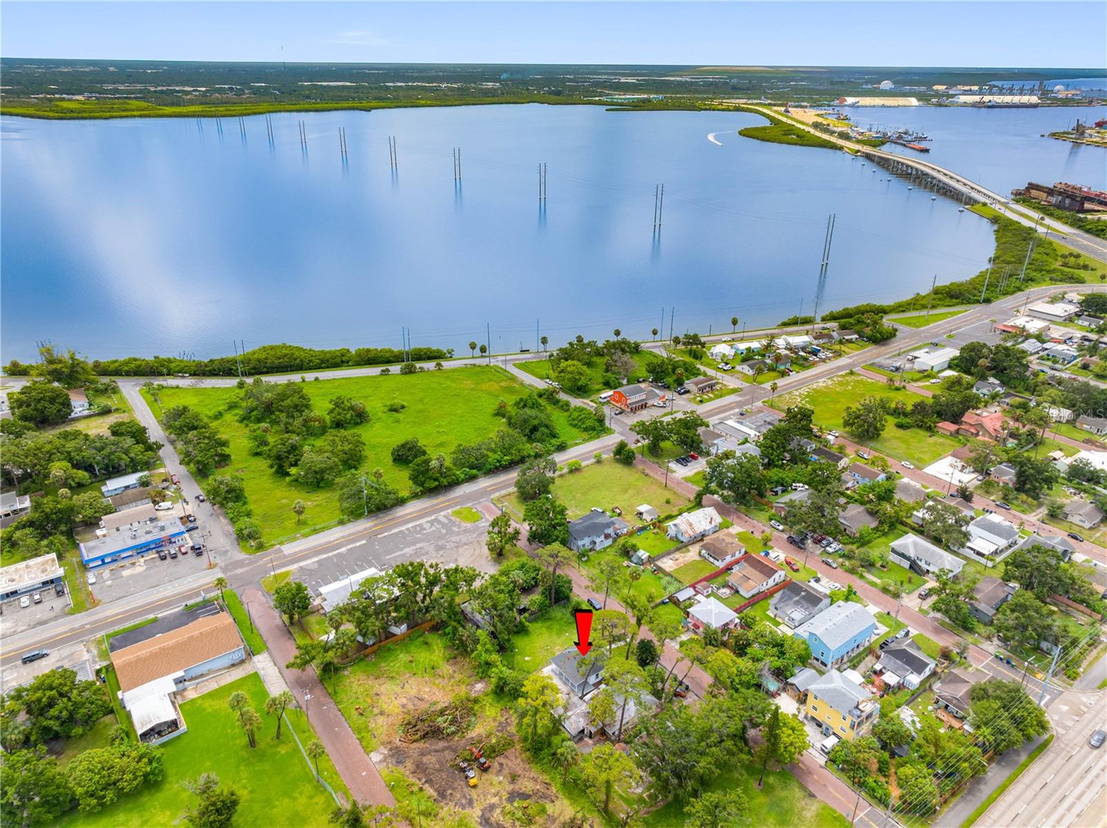 Listing photo id 0 for 2012 Flagler Street