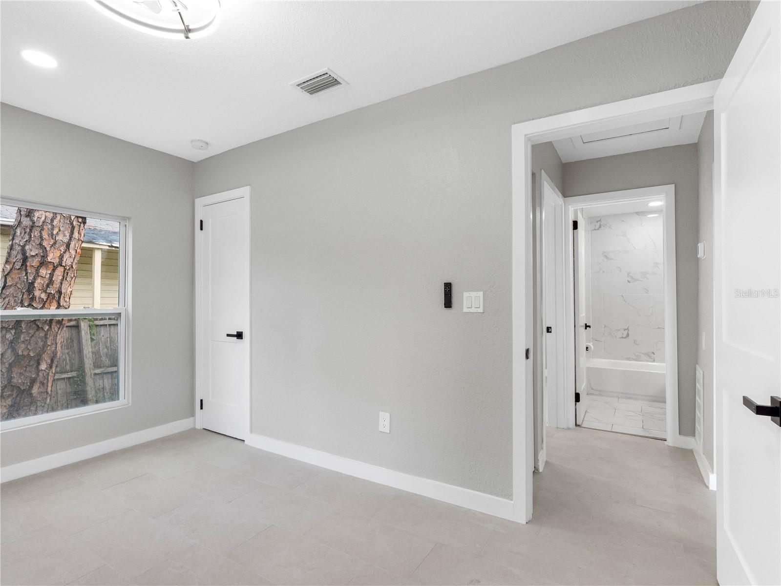 Listing photo id 19 for 2012 Flagler Street