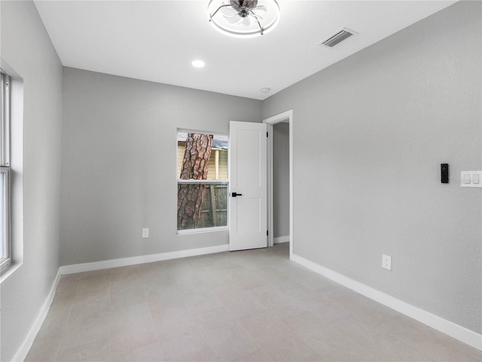 Listing photo id 21 for 2012 Flagler Street