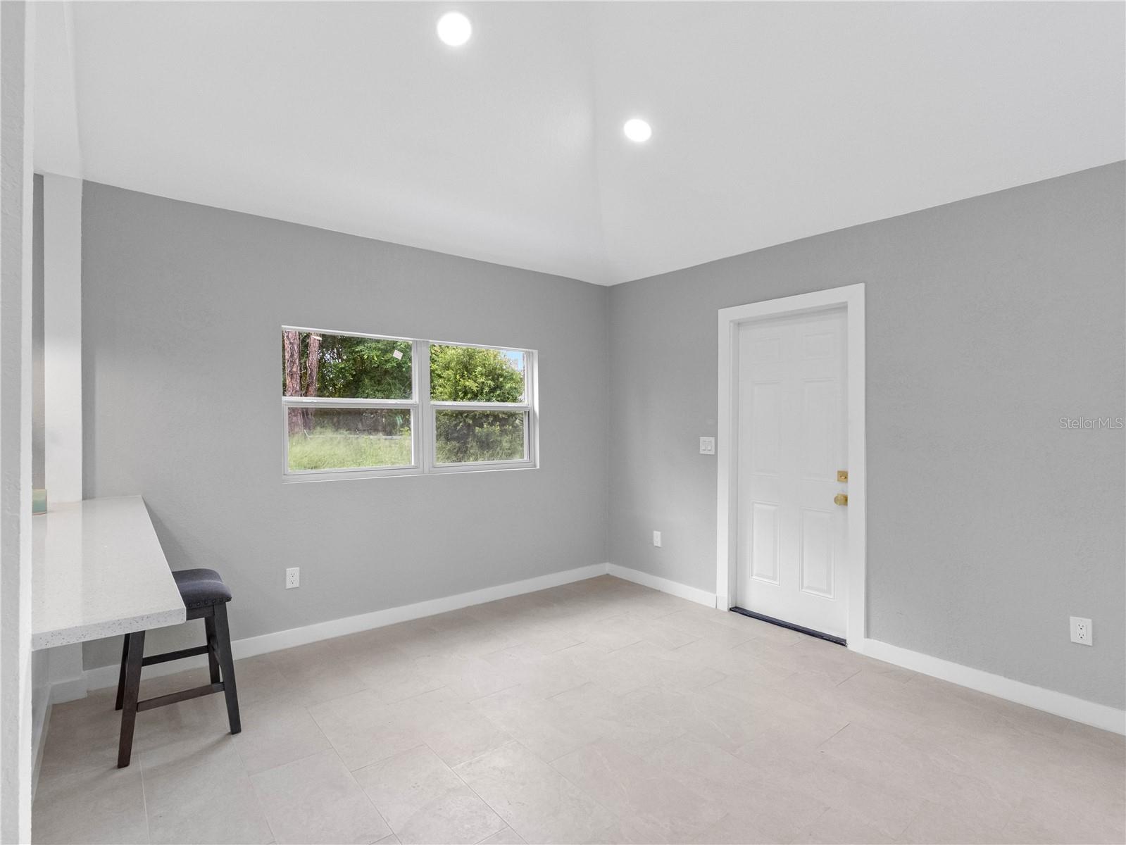 Listing photo id 22 for 2012 Flagler Street