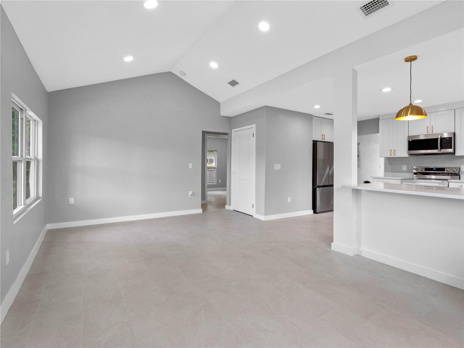 Listing photo id 23 for 2012 Flagler Street