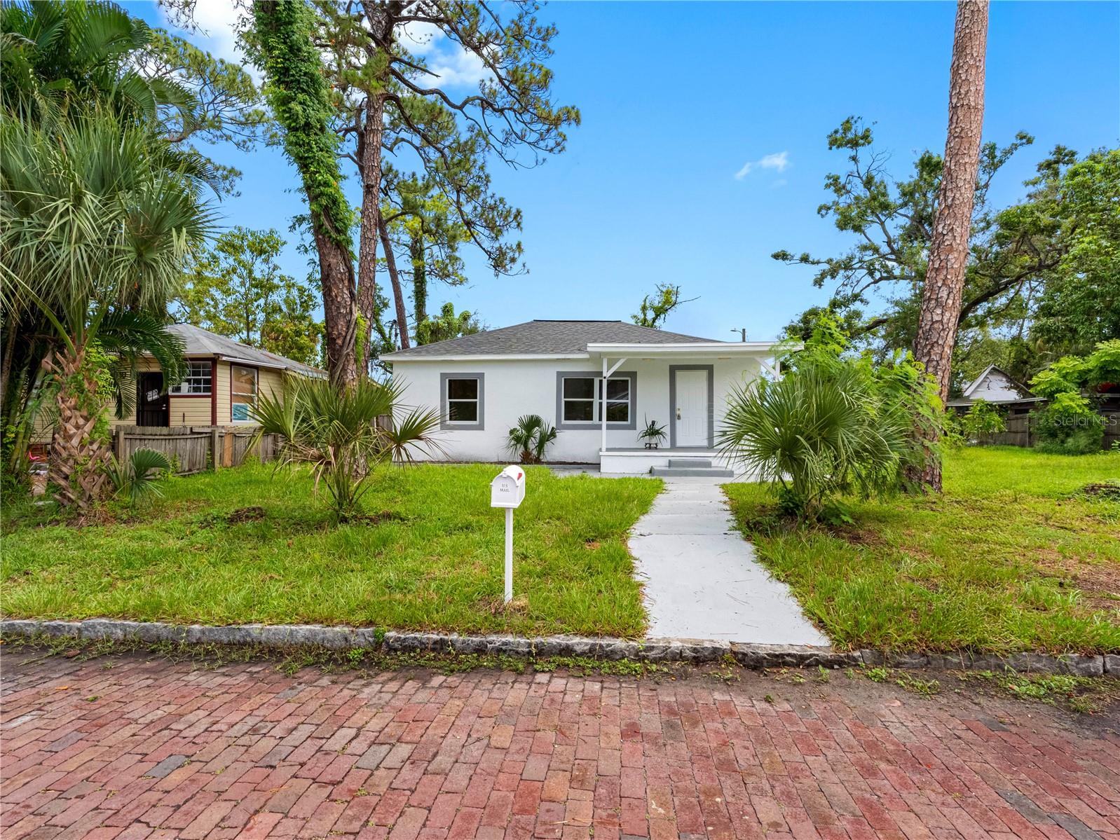 Listing photo id 25 for 2012 Flagler Street
