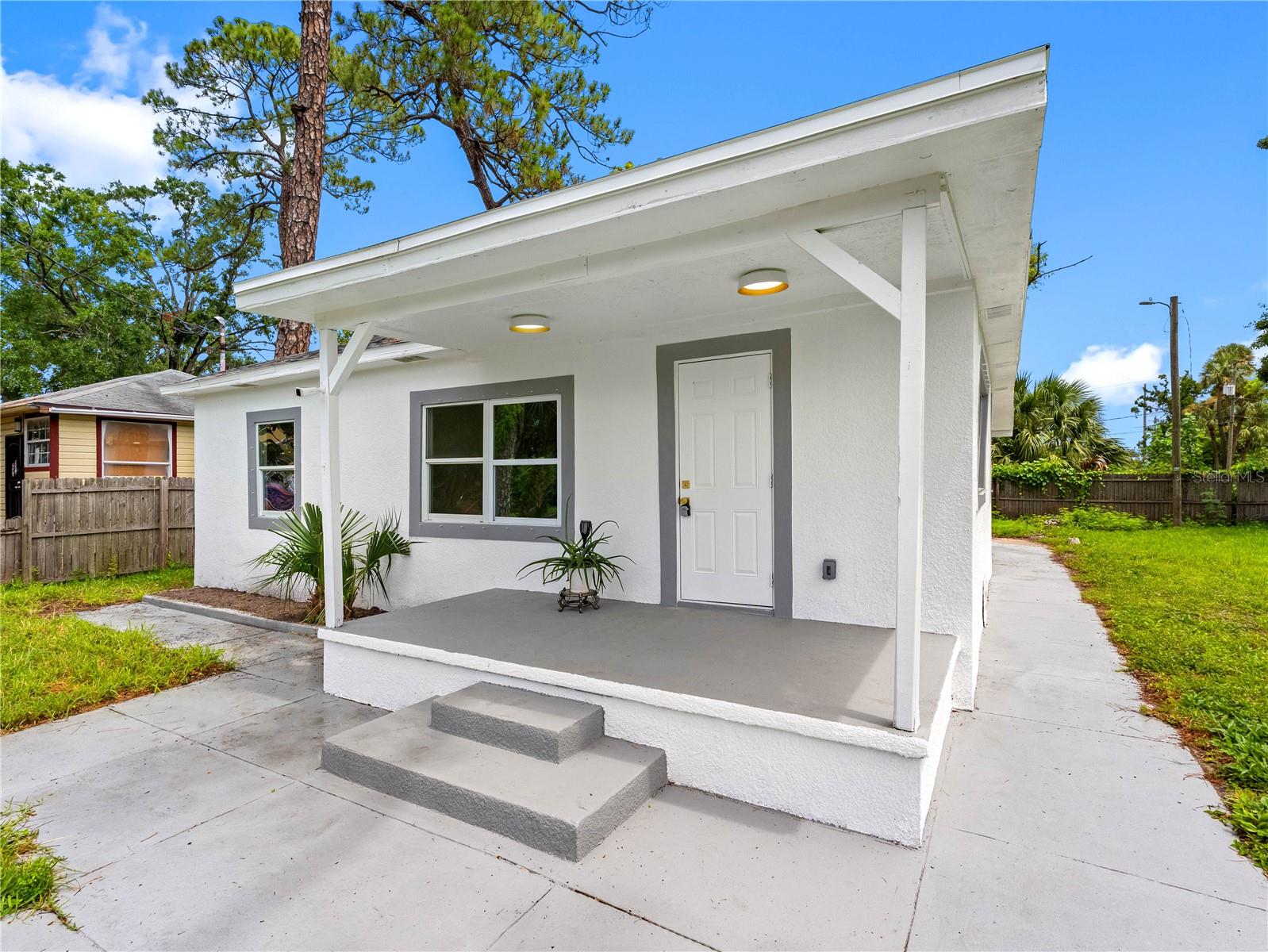 Listing photo id 26 for 2012 Flagler Street