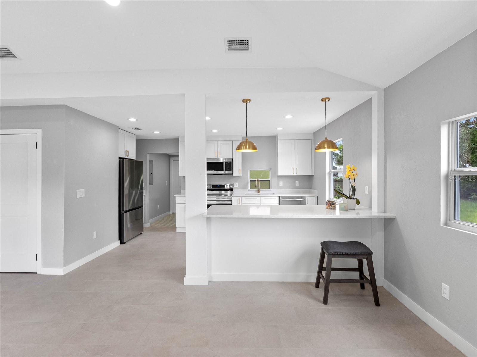 Listing photo id 30 for 2012 Flagler Street