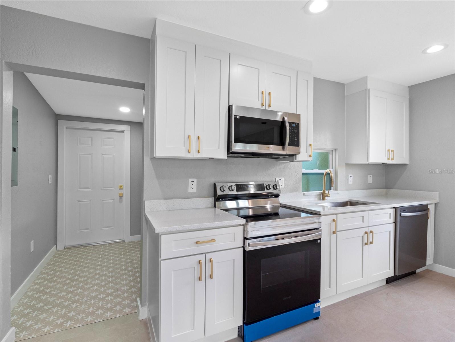 Listing photo id 36 for 2012 Flagler Street