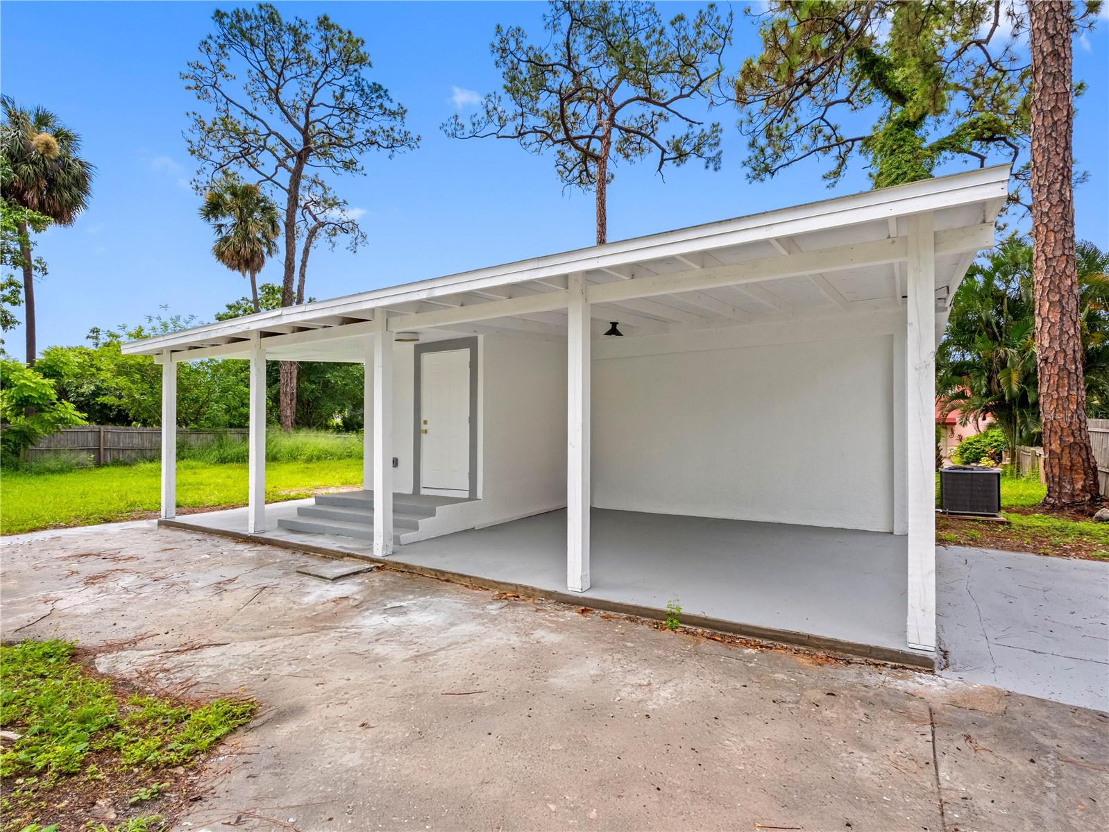 Listing photo id 39 for 2012 Flagler Street
