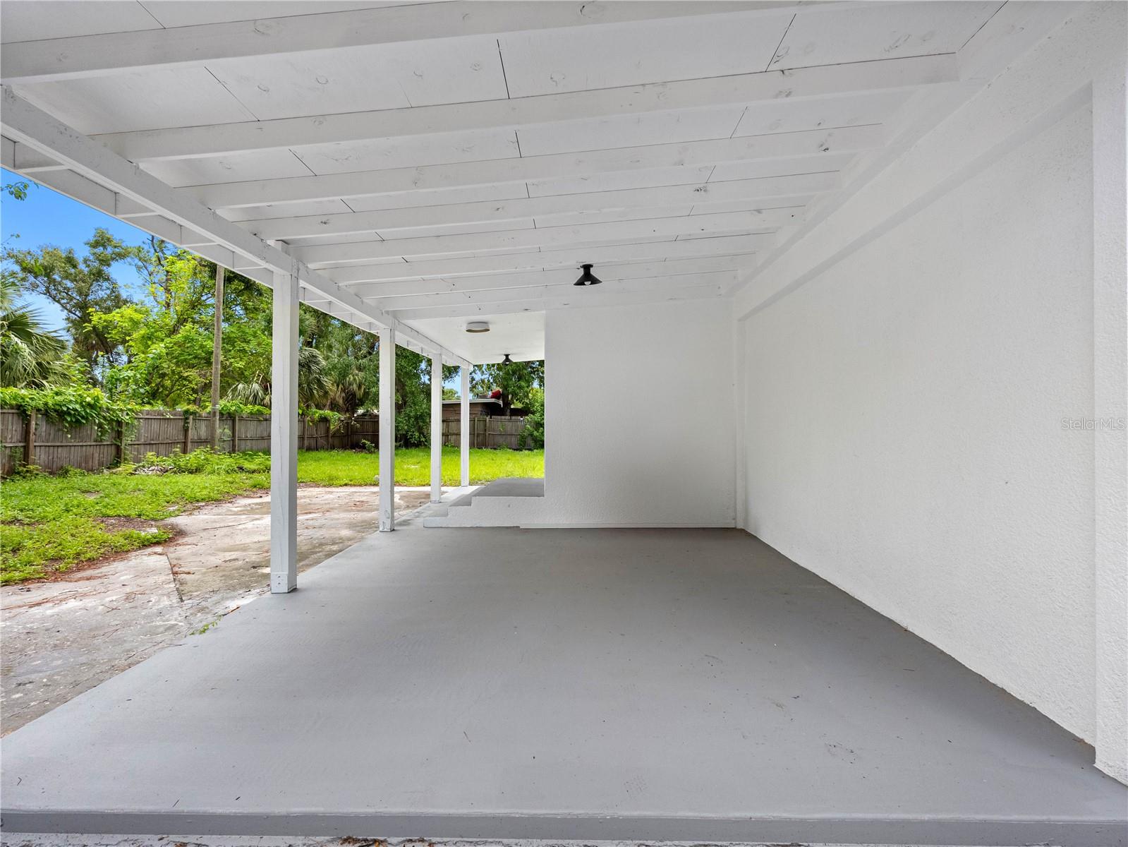 Listing photo id 40 for 2012 Flagler Street