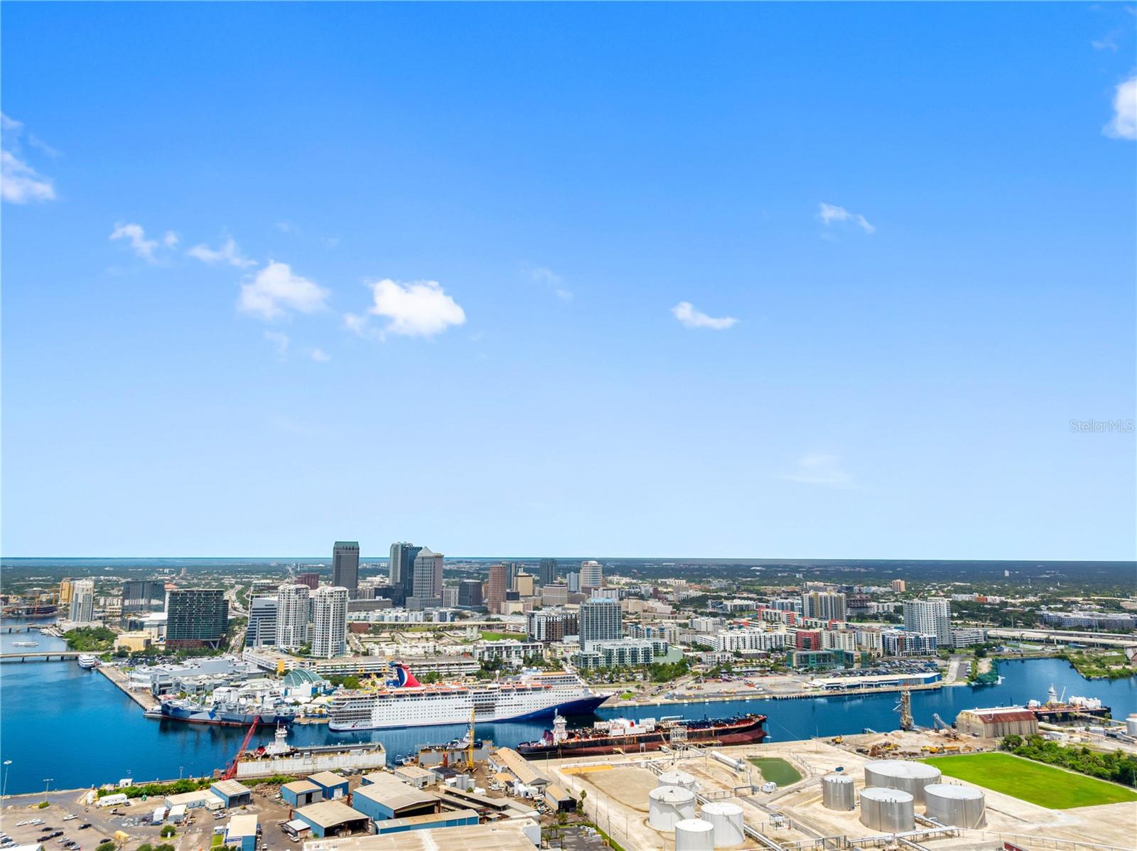 Listing photo id 62 for 2012 Flagler Street